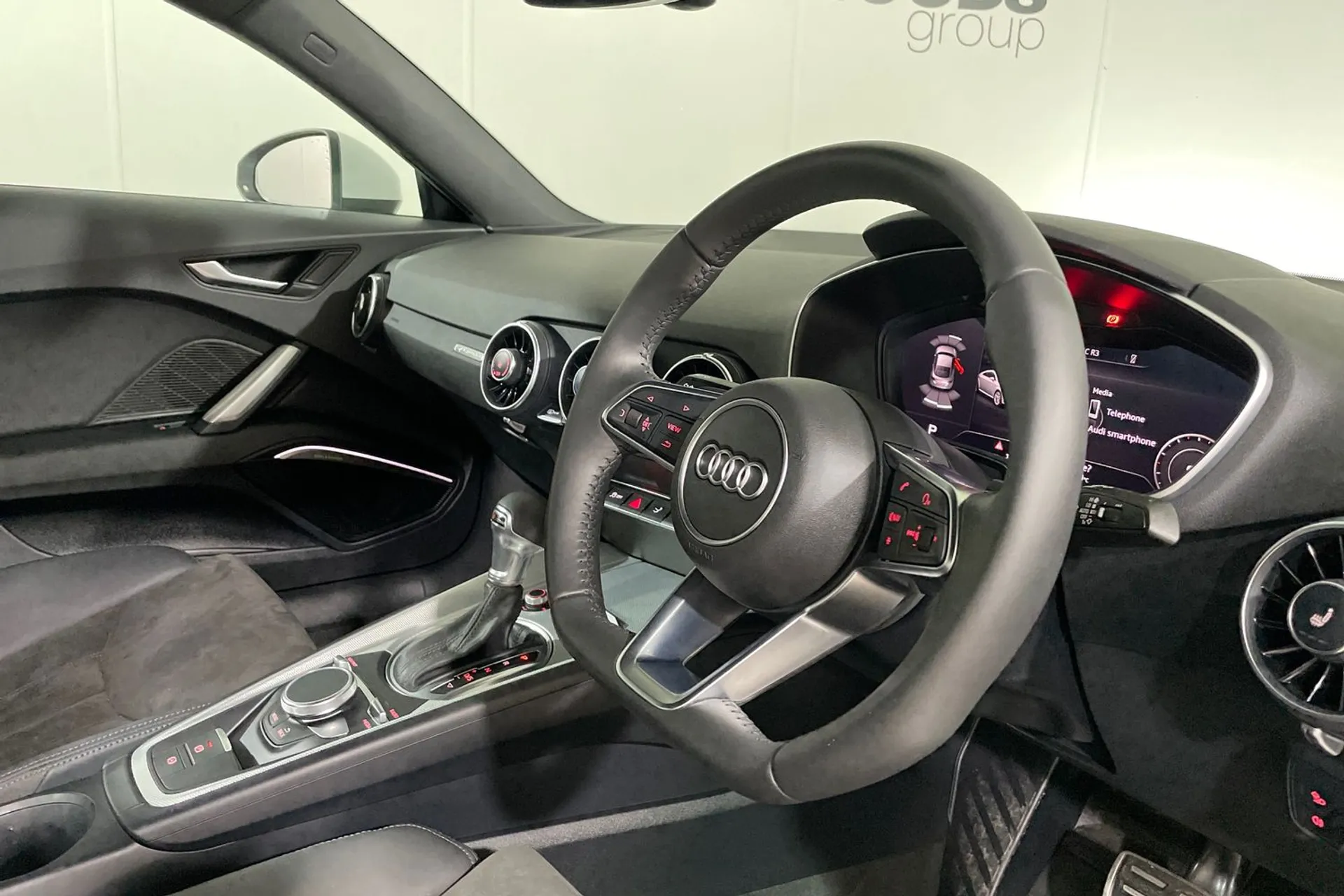 Audi TT thumbnail image number 25