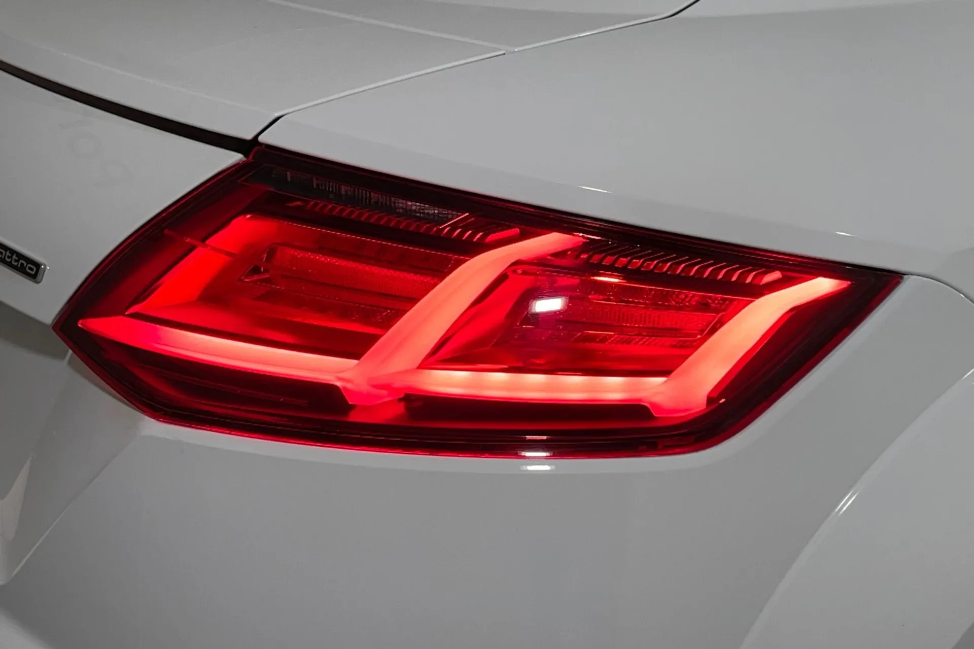 Audi TT thumbnail image number 18