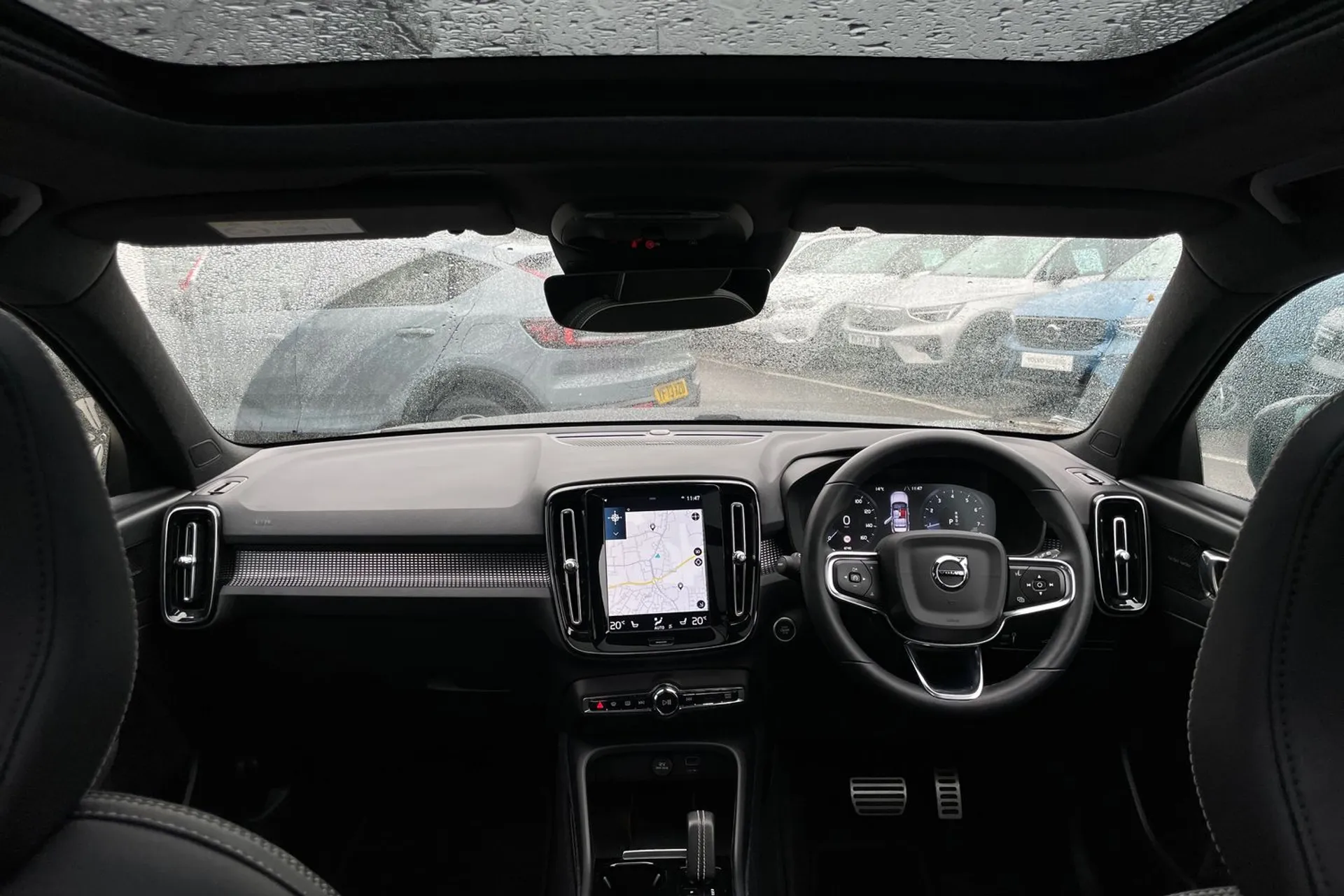 Volvo XC40 thumbnail image number 3