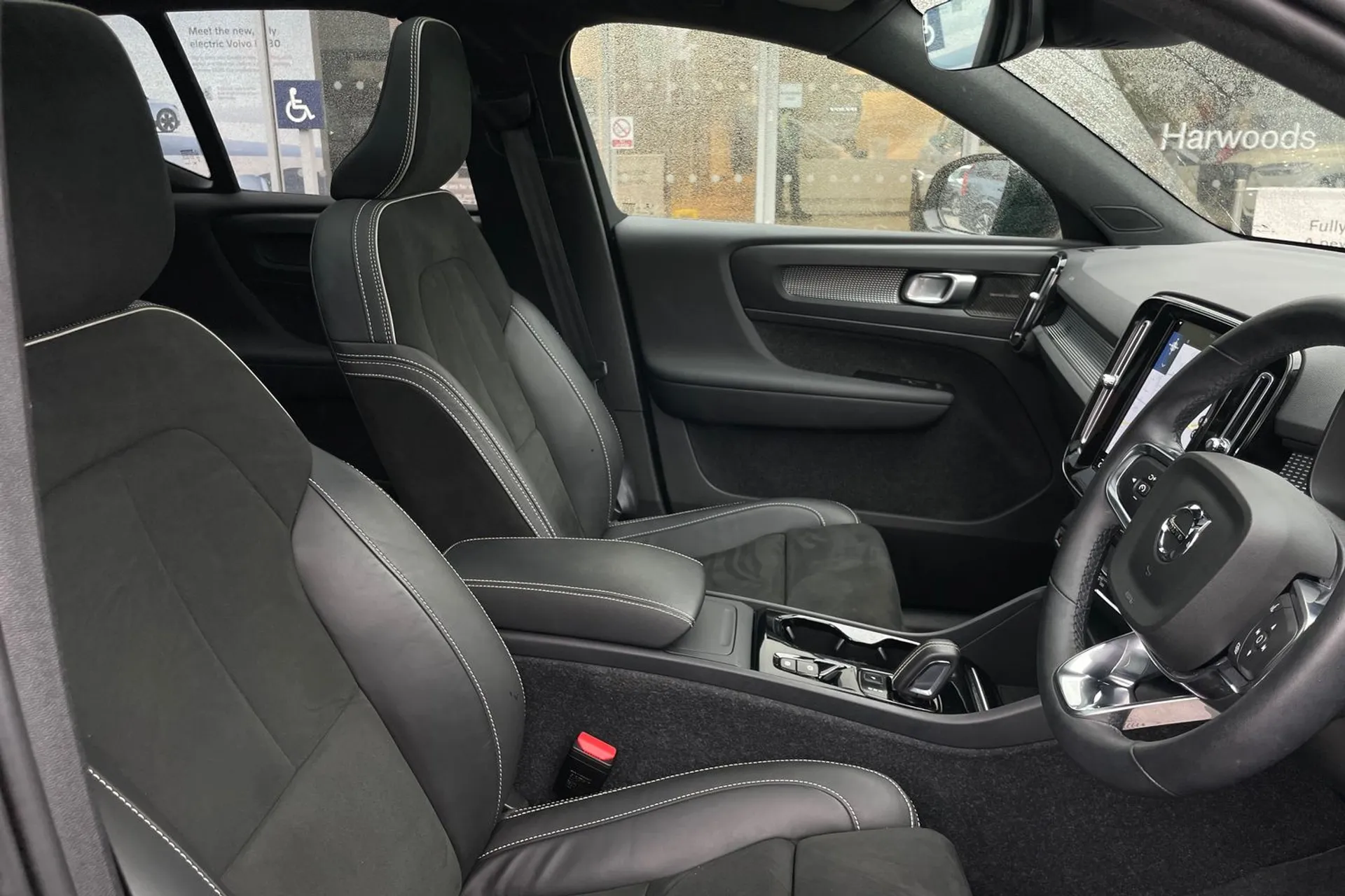 Volvo XC40 thumbnail image number 25