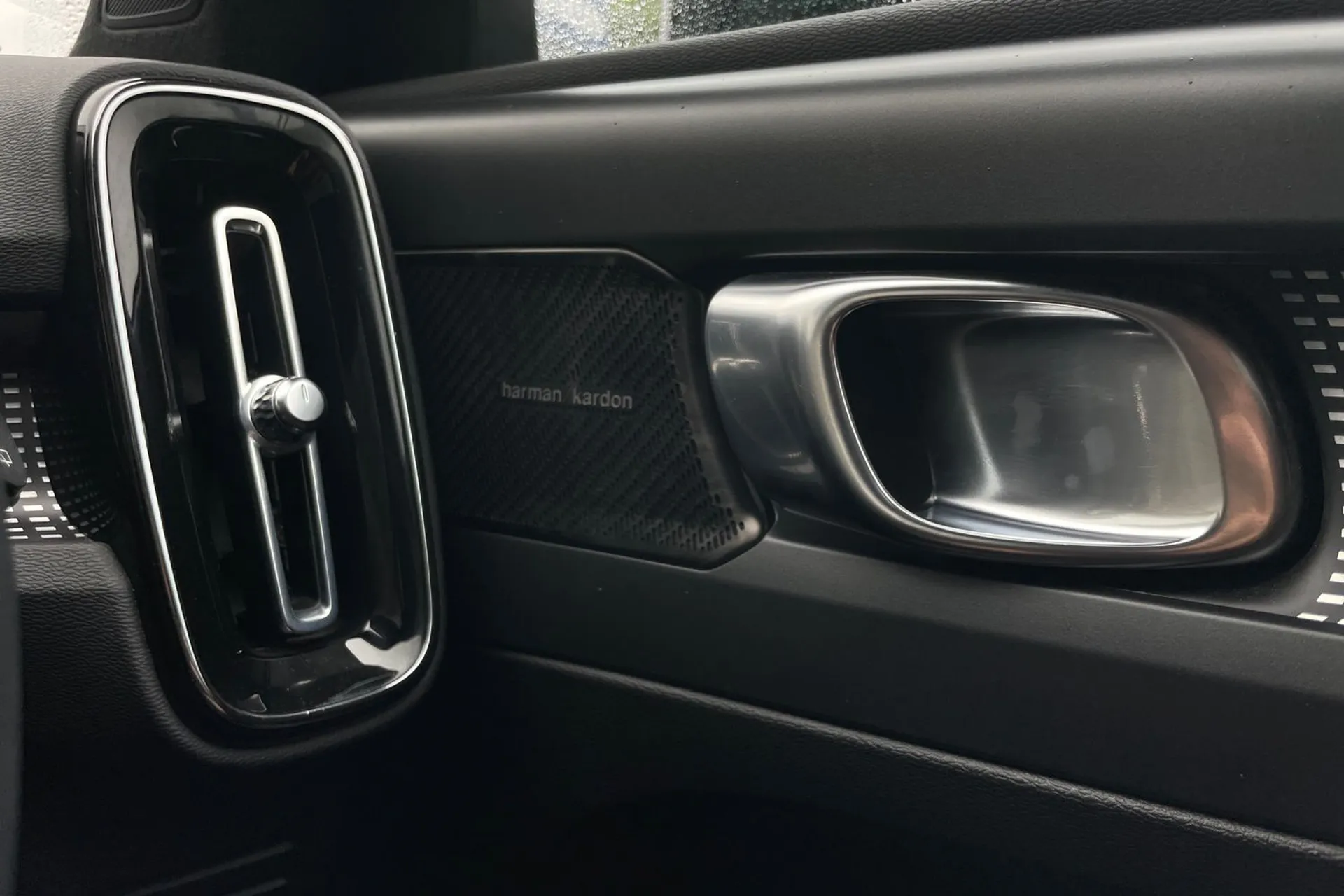Volvo XC40 thumbnail image number 42