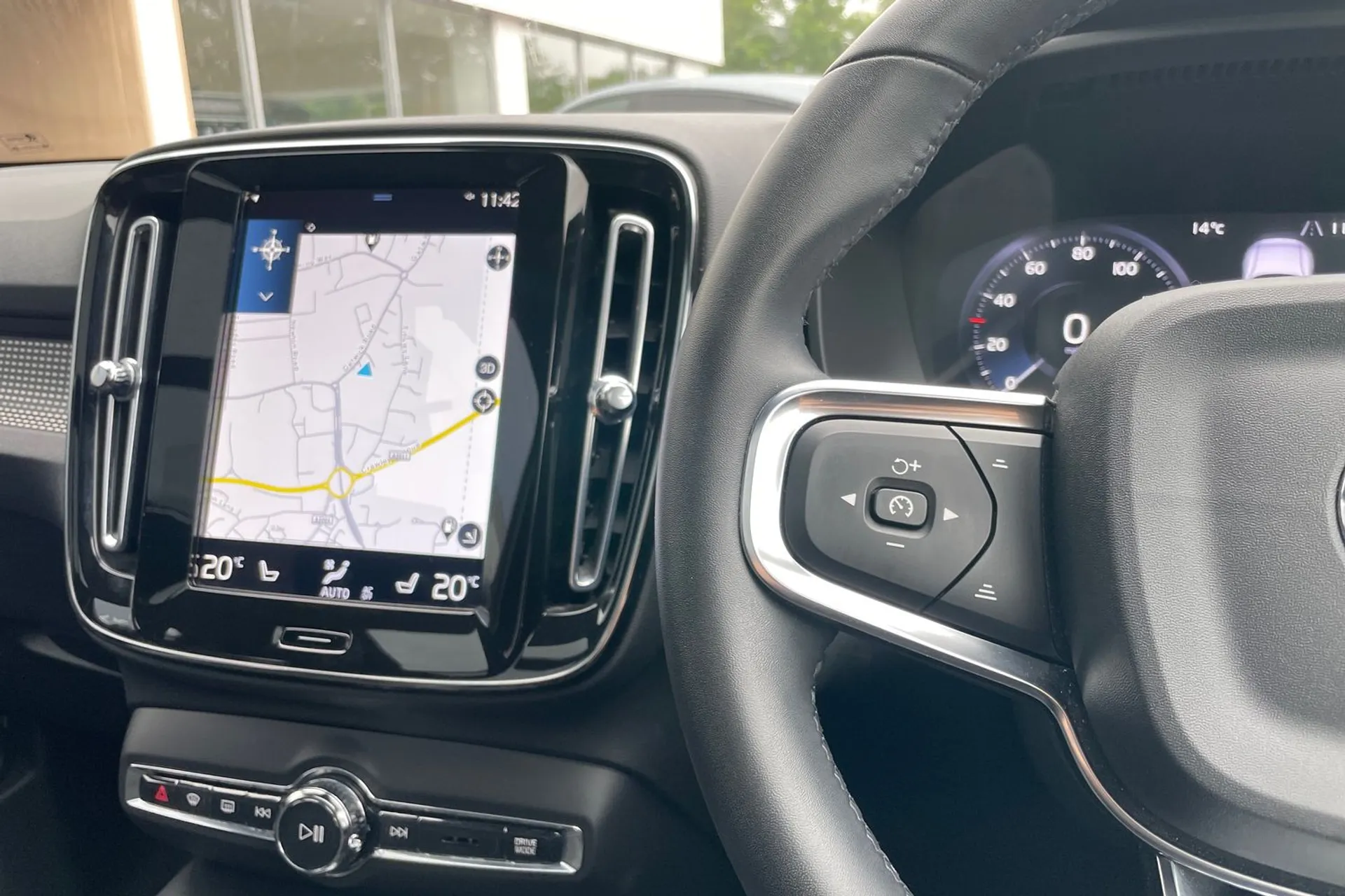 Volvo XC40 thumbnail image number 35