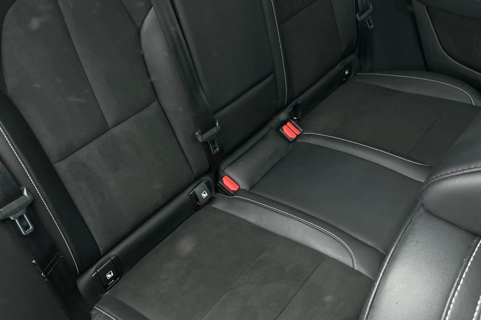 Volvo XC40 thumbnail image number 24