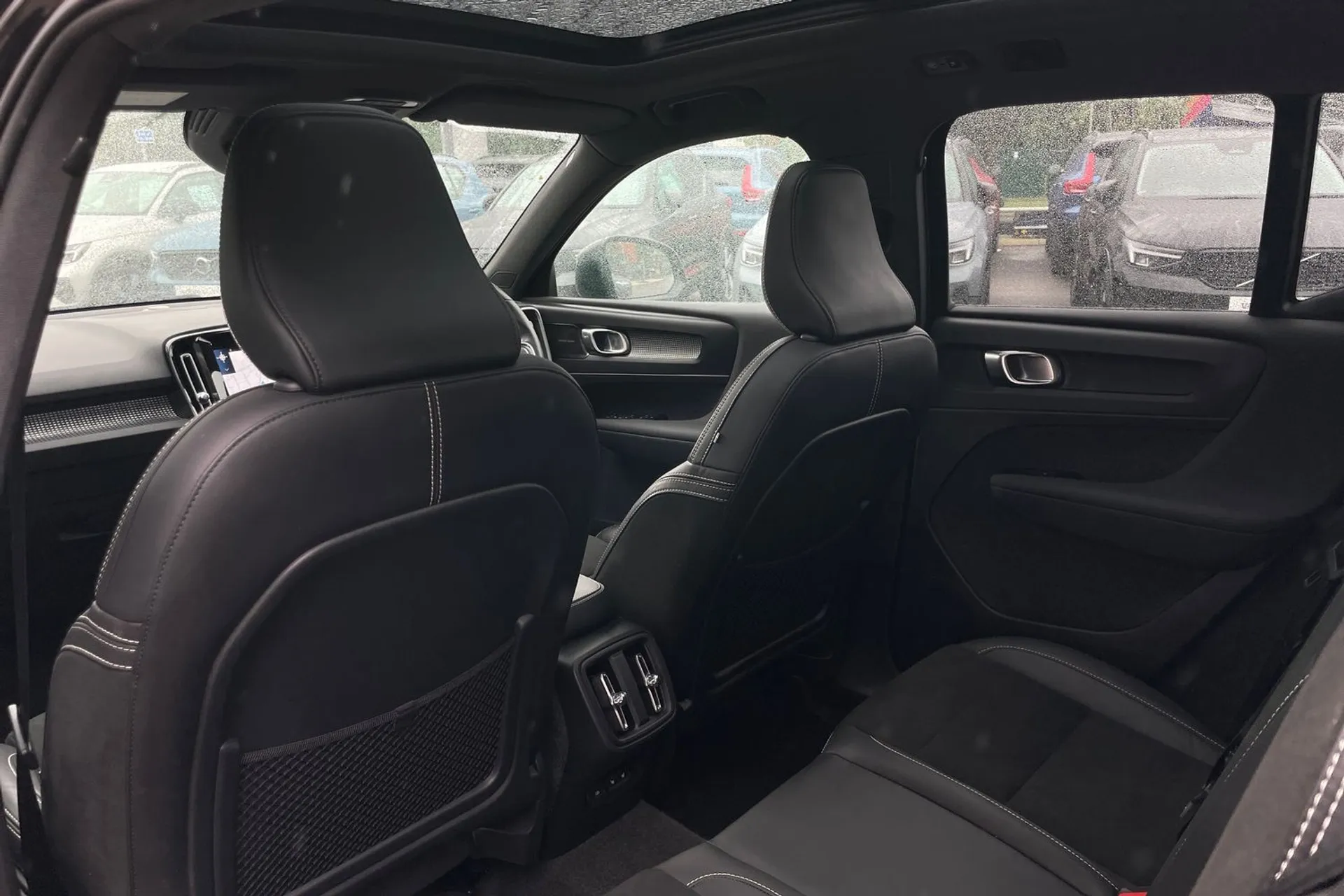 Volvo XC40 thumbnail image number 30