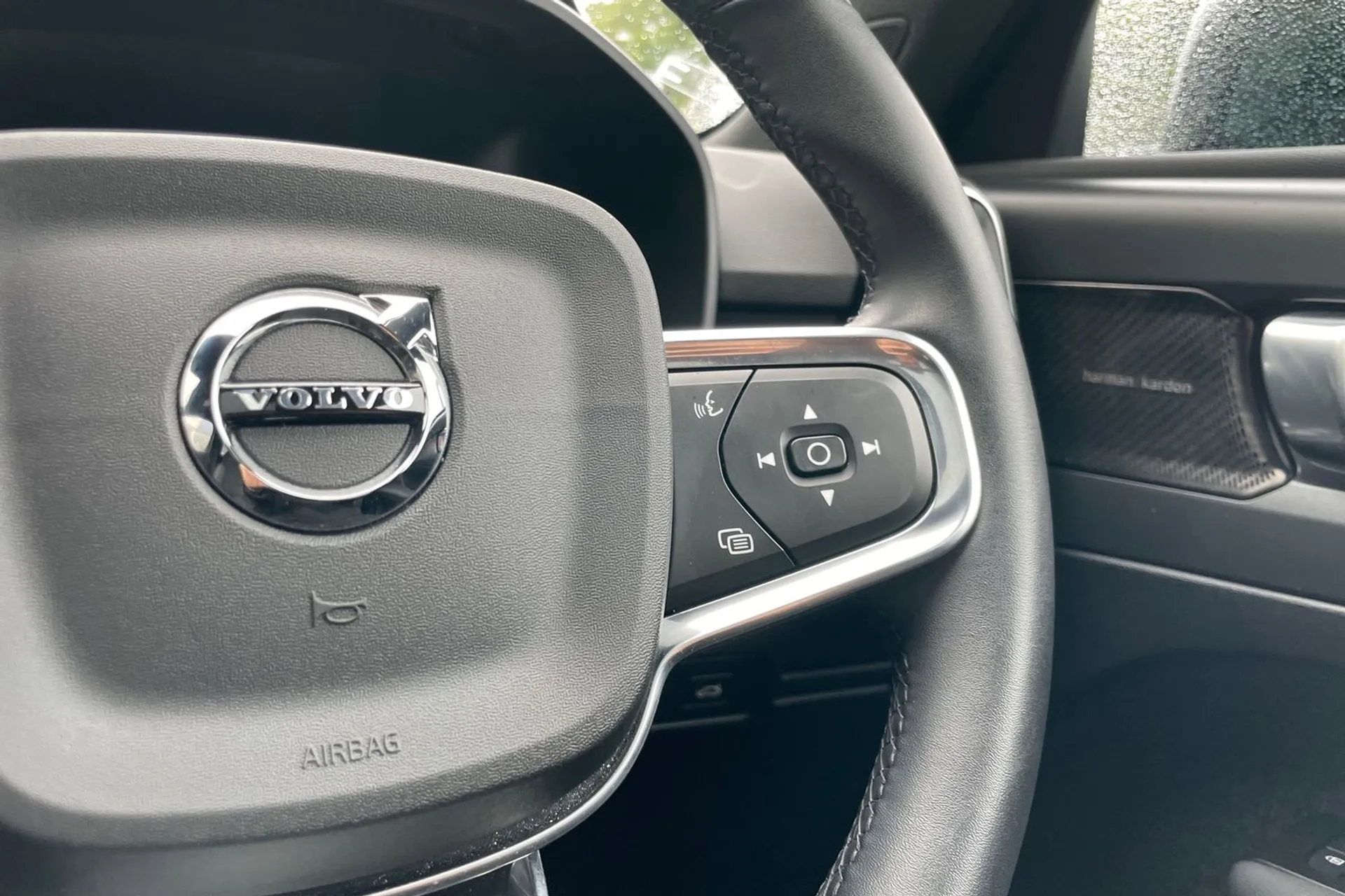 Volvo XC40 thumbnail image number 36