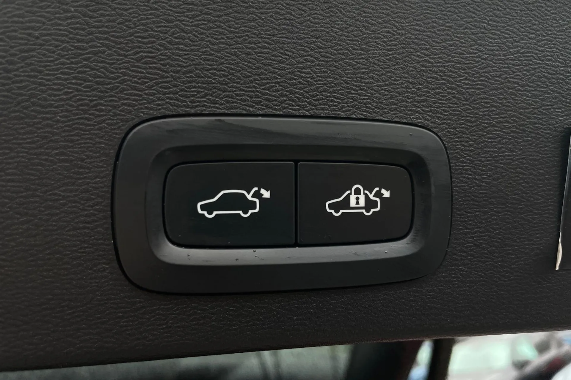 Volvo XC40 thumbnail image number 20