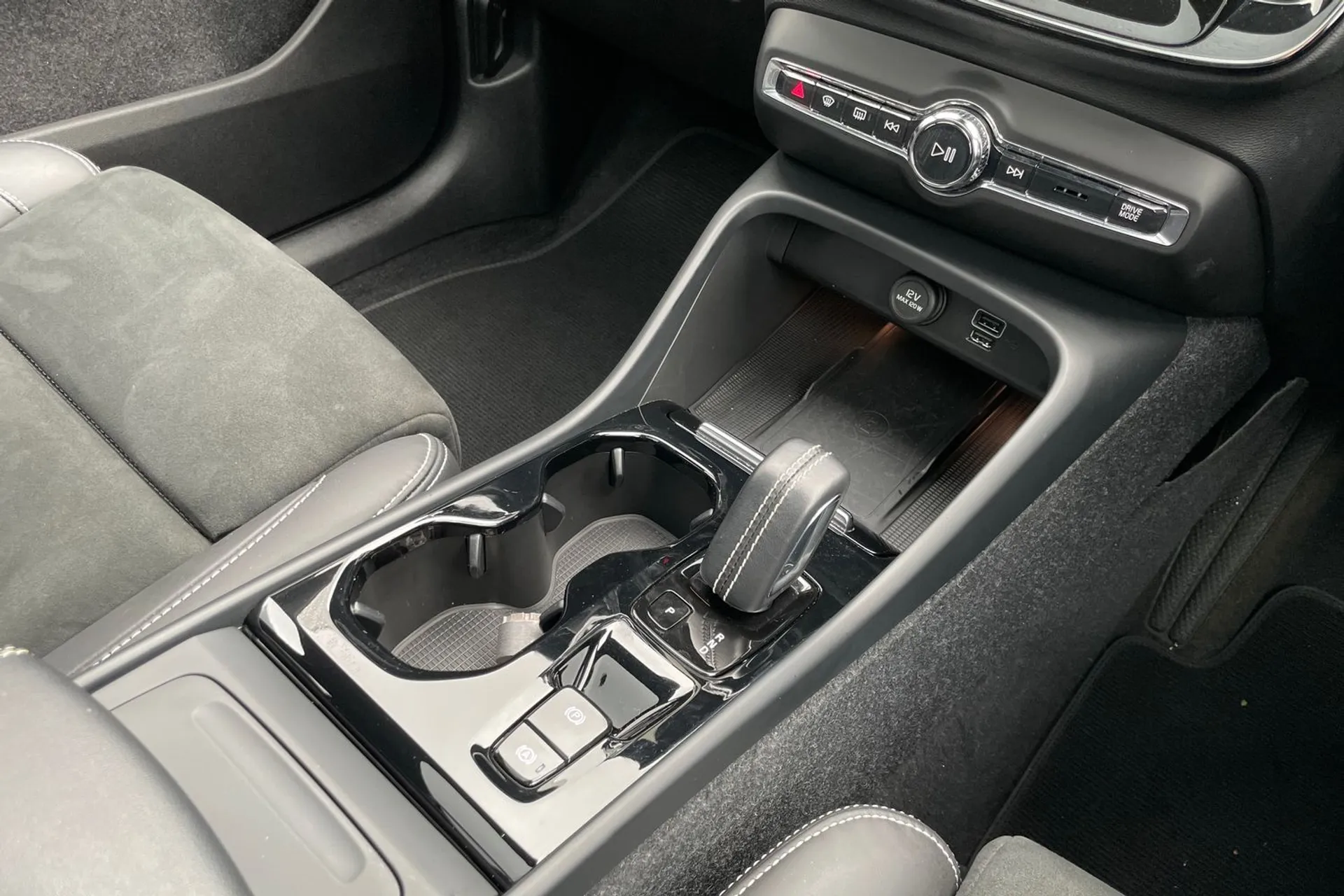 Volvo XC40 thumbnail image number 43