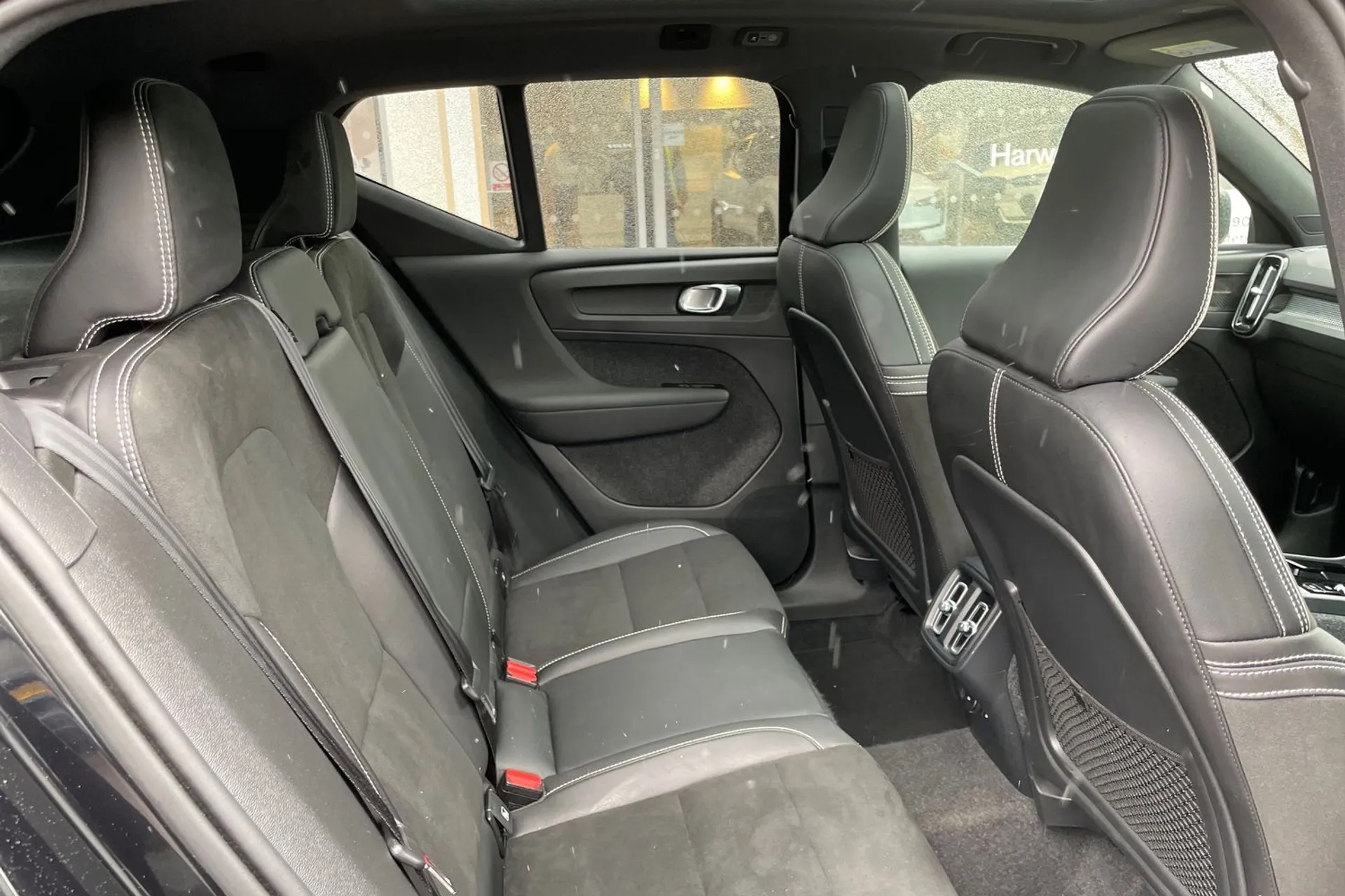 Volvo XC40 thumbnail image number 22