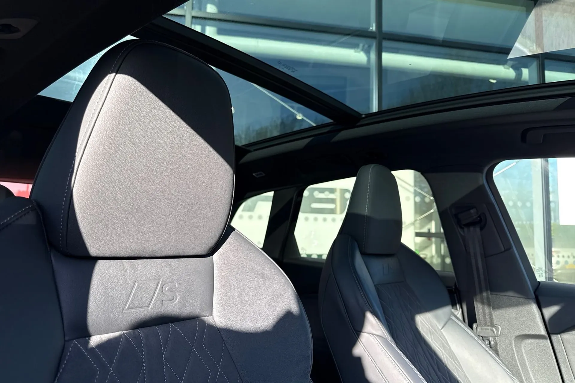 Audi Q5 thumbnail image number 15