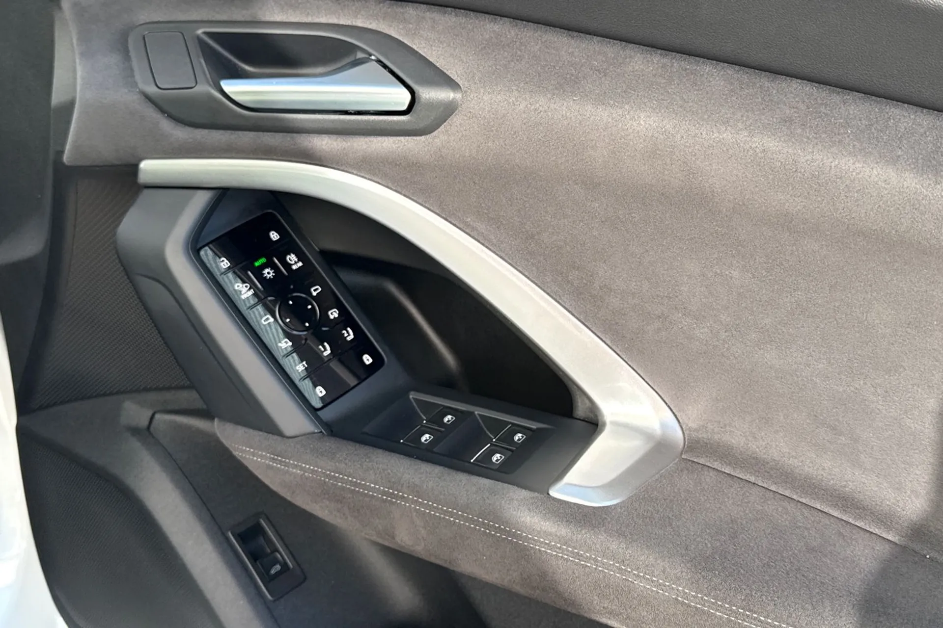 Audi Q5 thumbnail image number 44