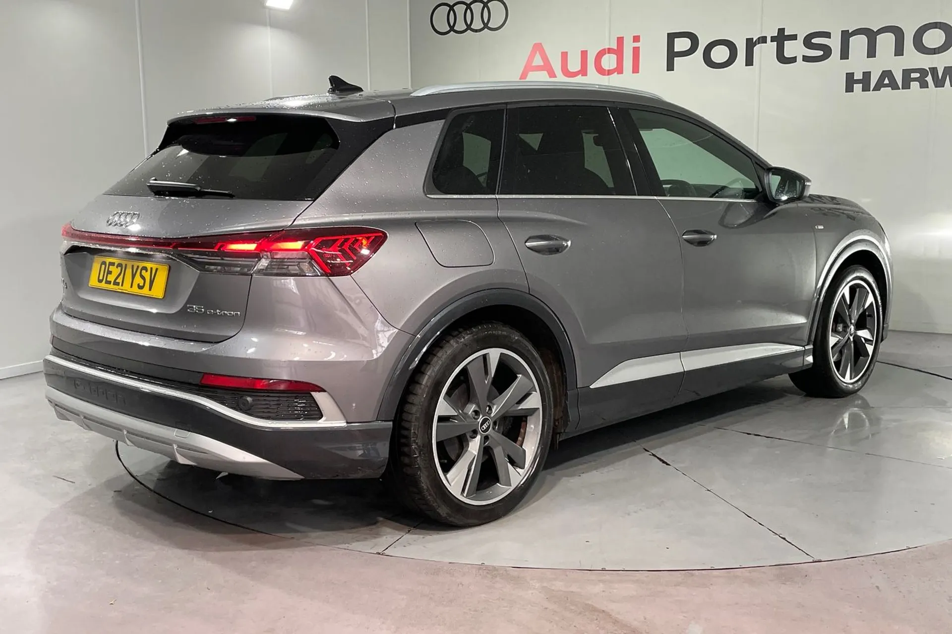 Audi Q4 thumbnail image number 7
