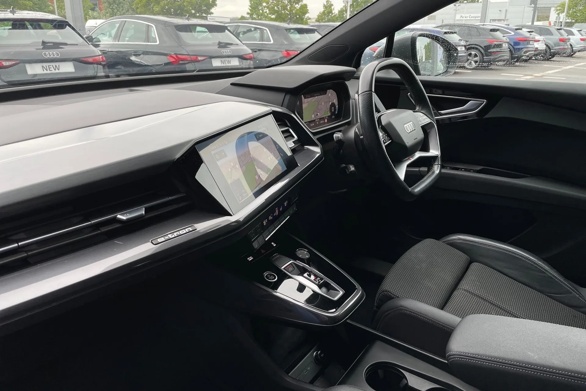 Audi Q4 thumbnail image number 29