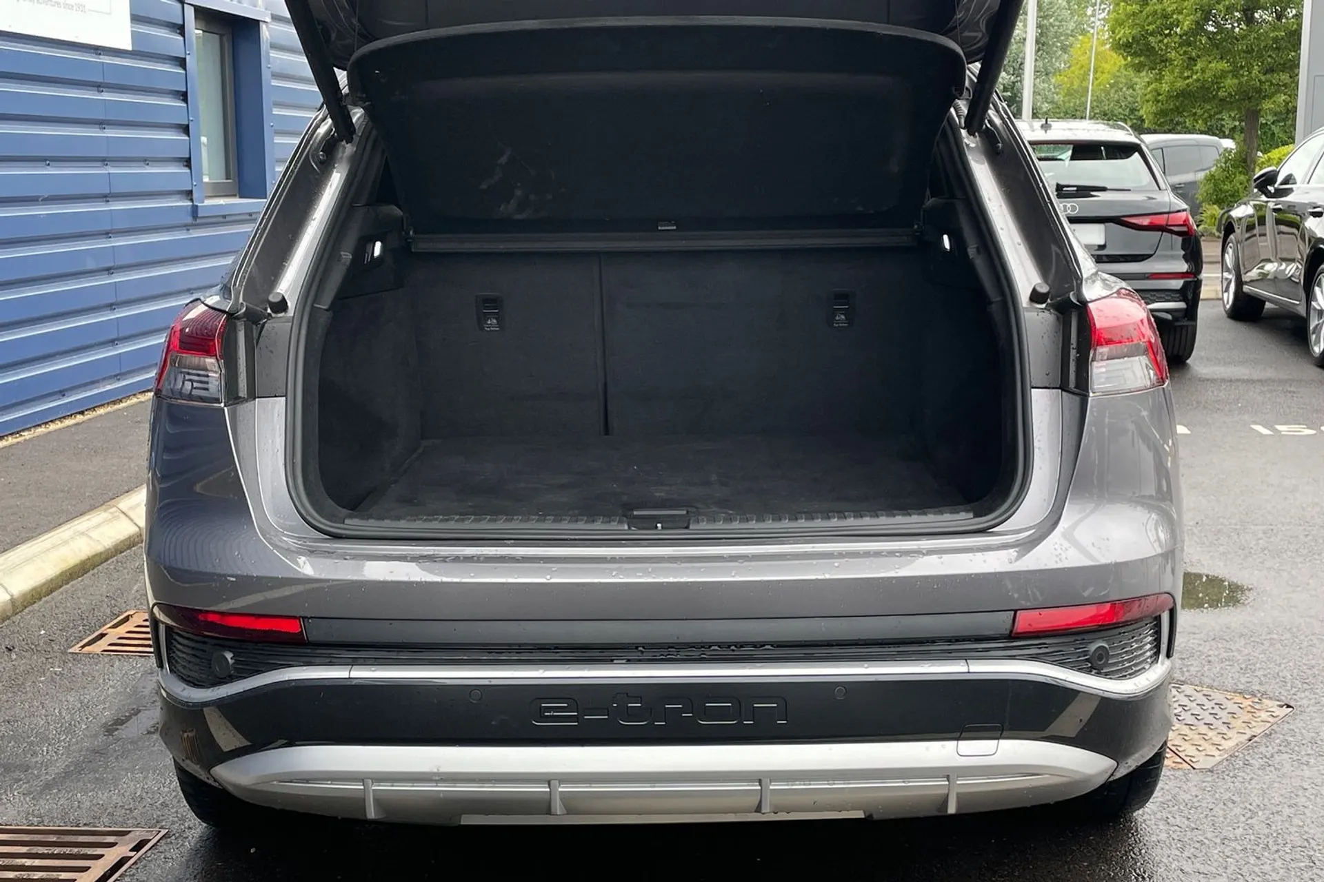 Audi Q4 thumbnail image number 19