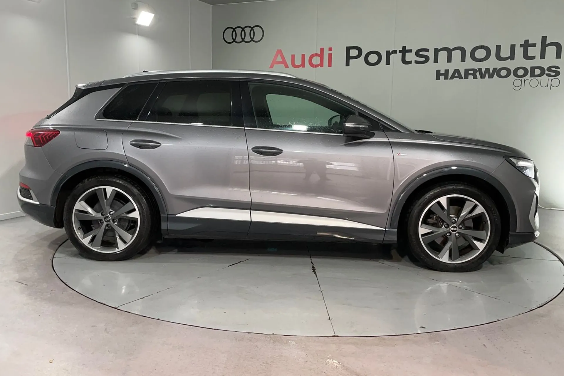 Audi Q4 thumbnail image number 2