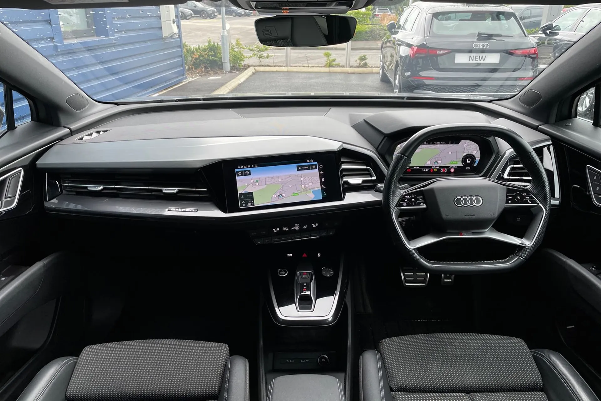 Audi Q4 thumbnail image number 3