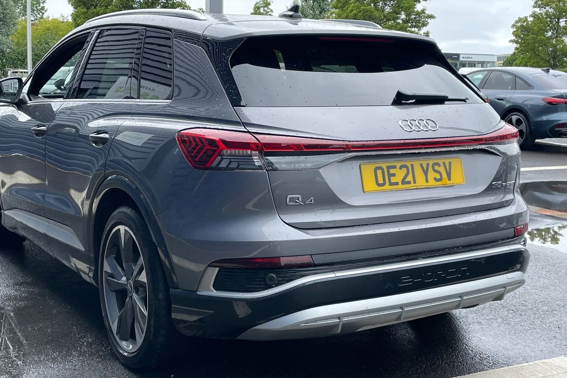 Audi Q4 thumbnail image number 17