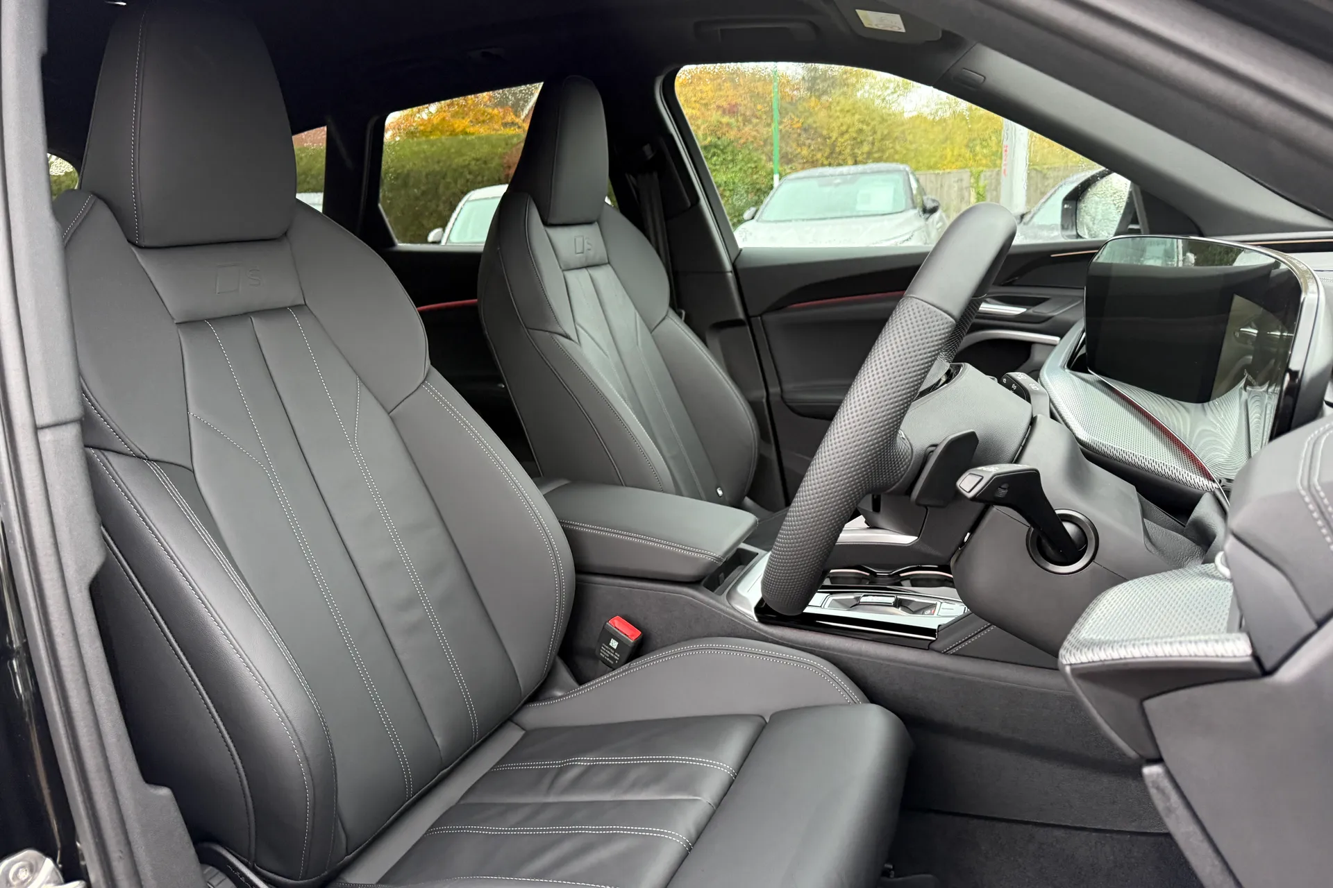 Audi Q5 thumbnail image number 21