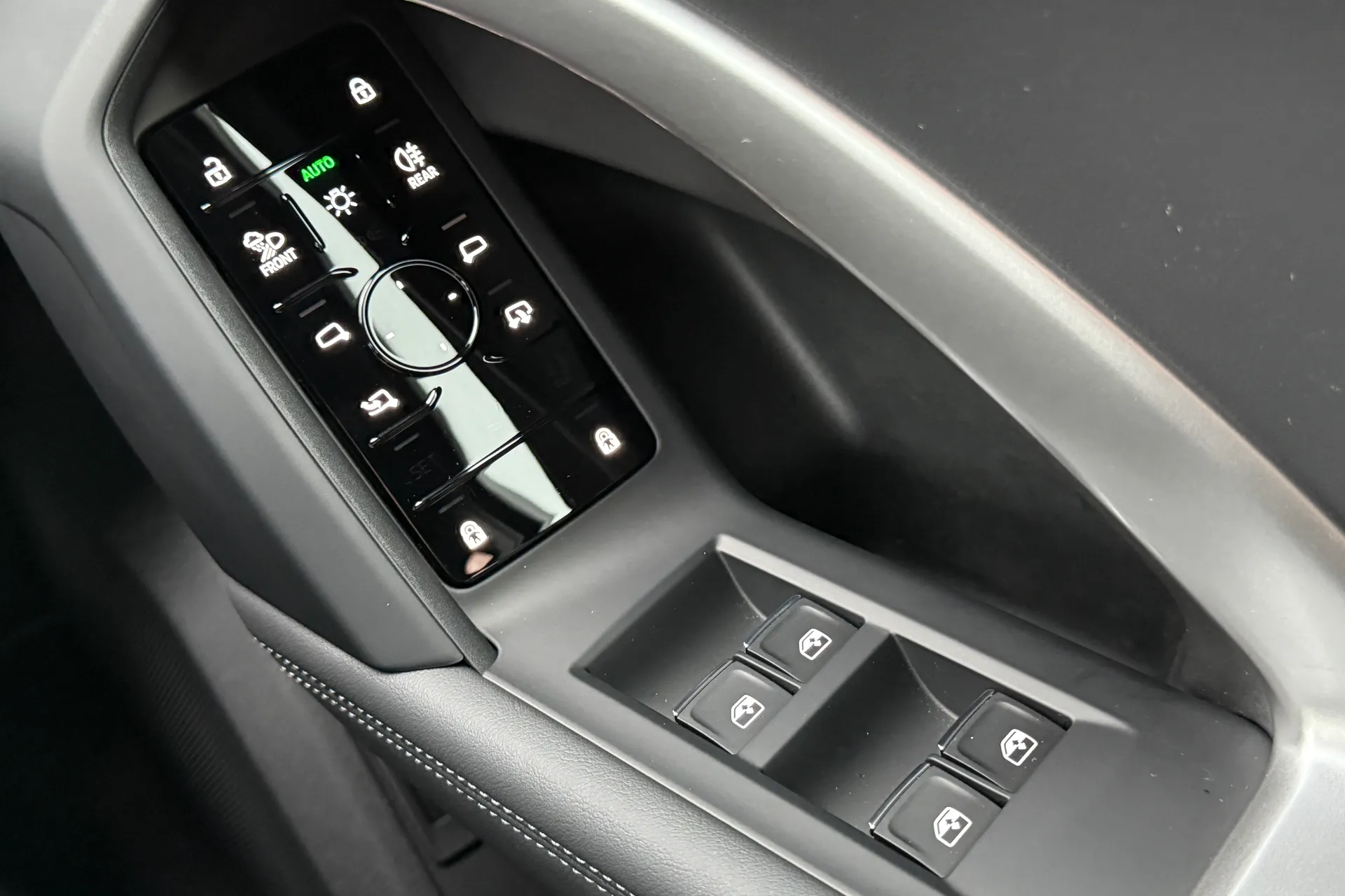 Audi Q5 thumbnail image number 17