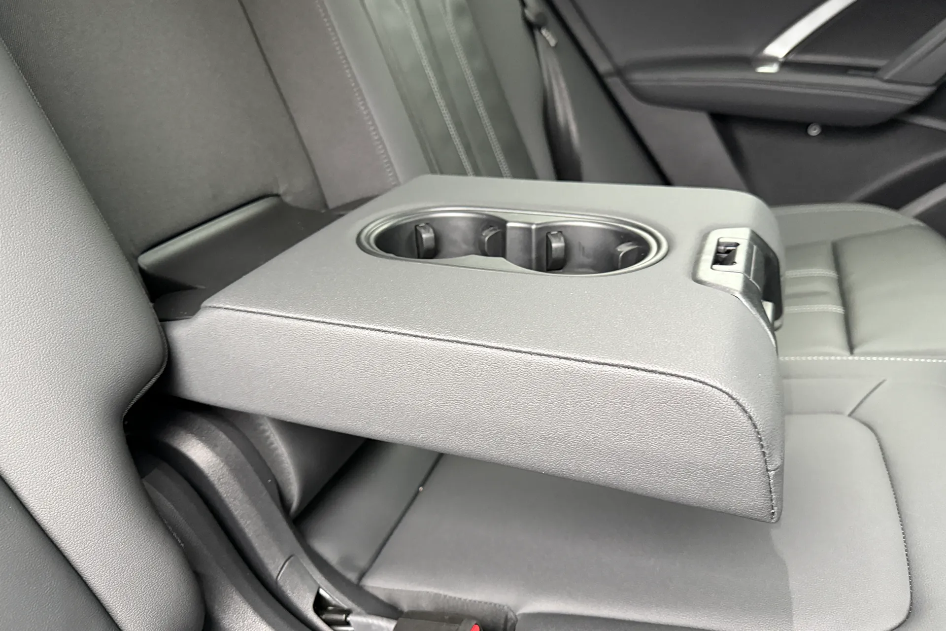 Audi Q5 thumbnail image number 40