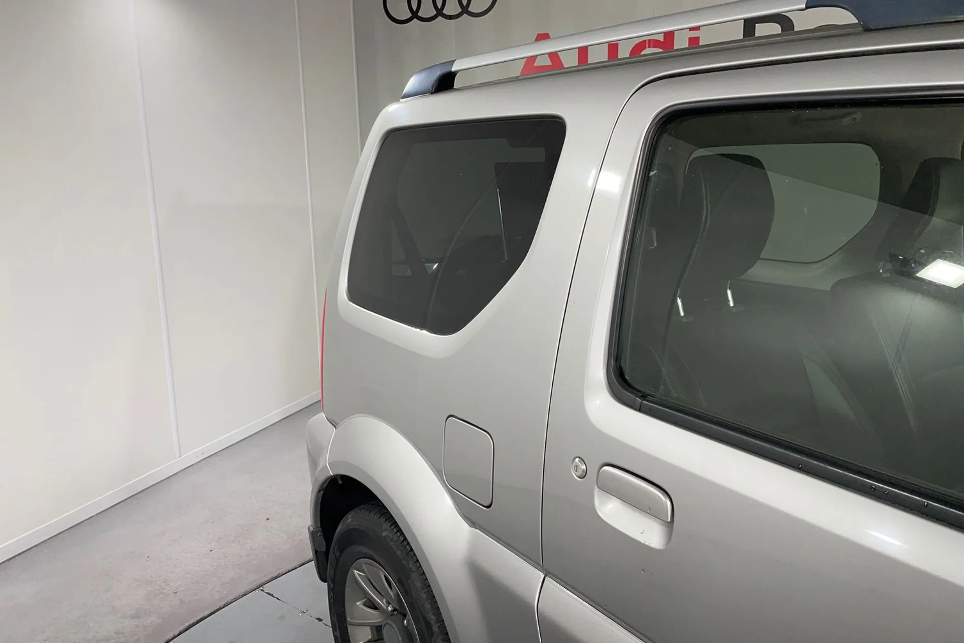 SUZUKI JIMNY thumbnail image number 13