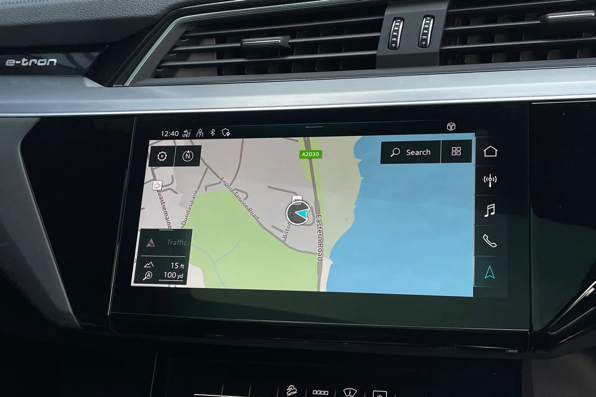 Audi e-tron thumbnail image number 4