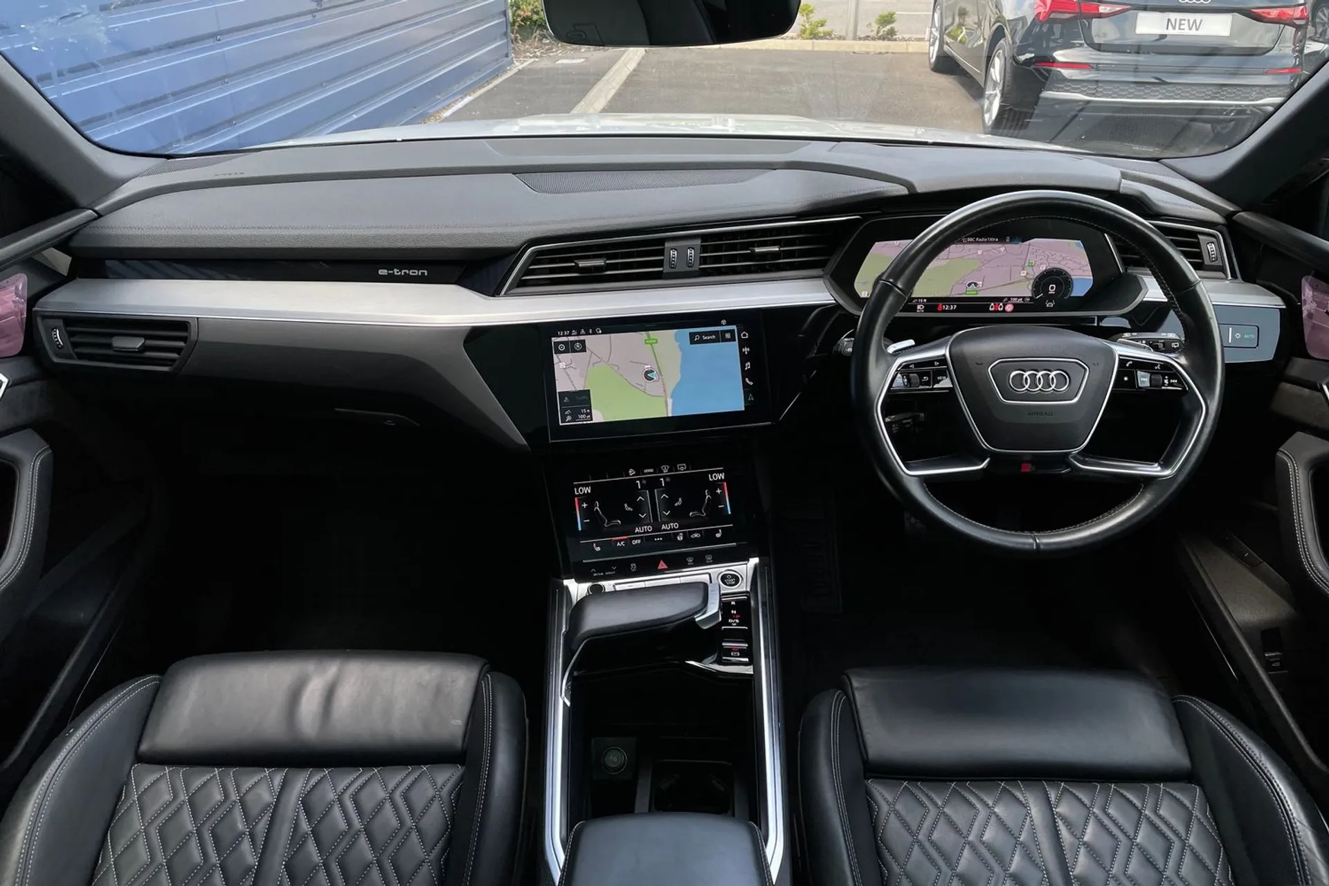 Audi e-tron thumbnail image number 3
