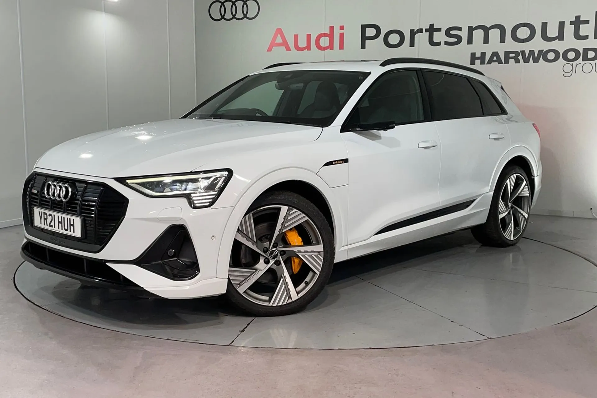 Audi e-tron thumbnail image number 11