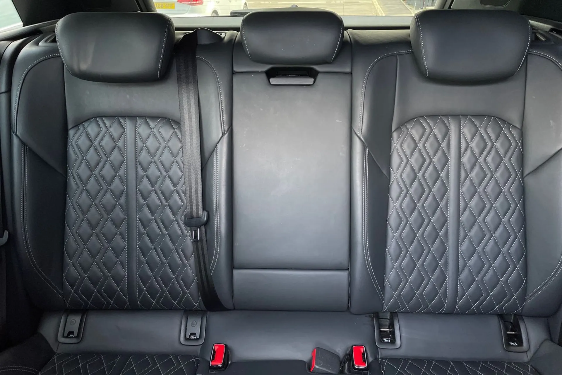 Audi e-tron thumbnail image number 32