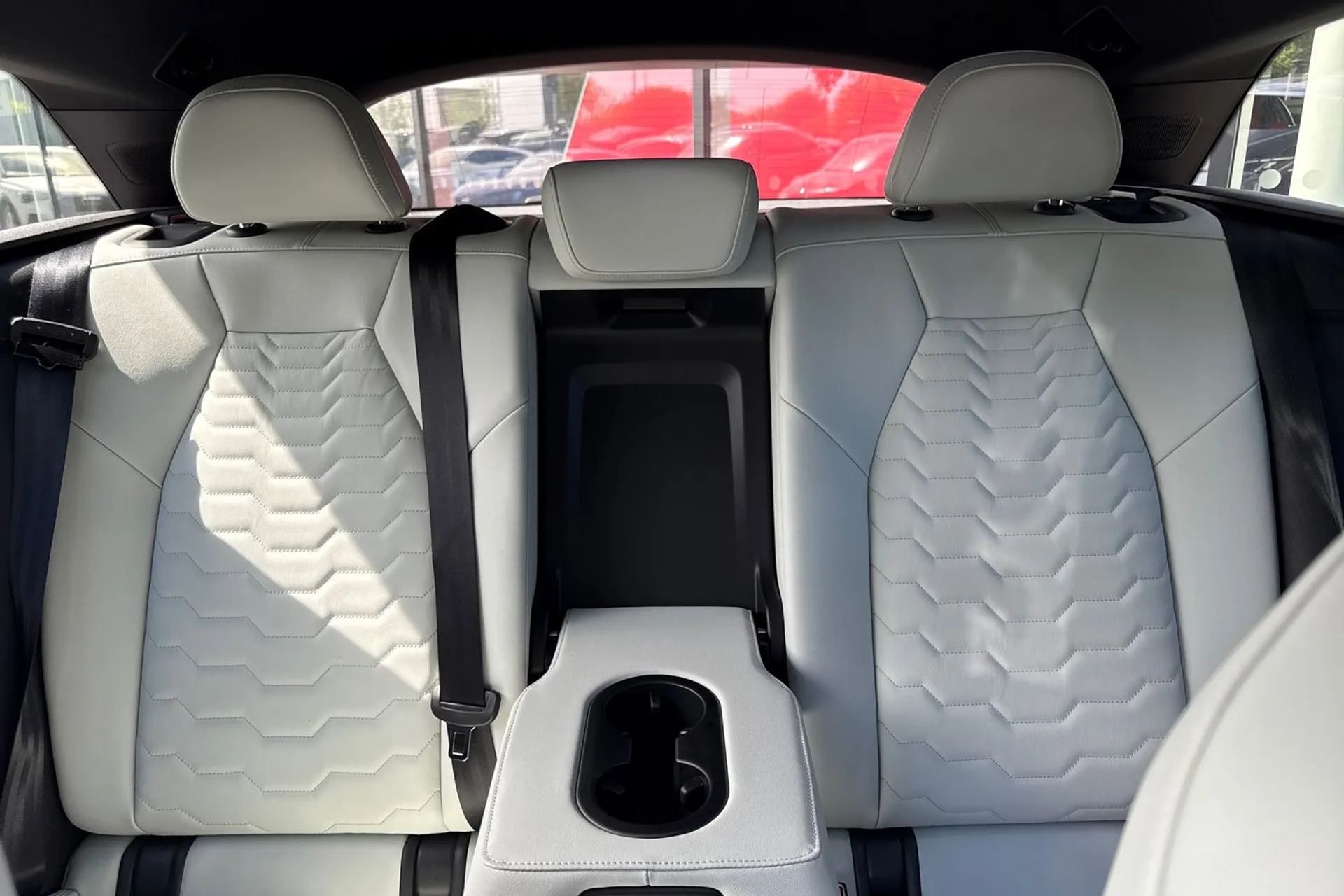Audi A6 thumbnail image number 30