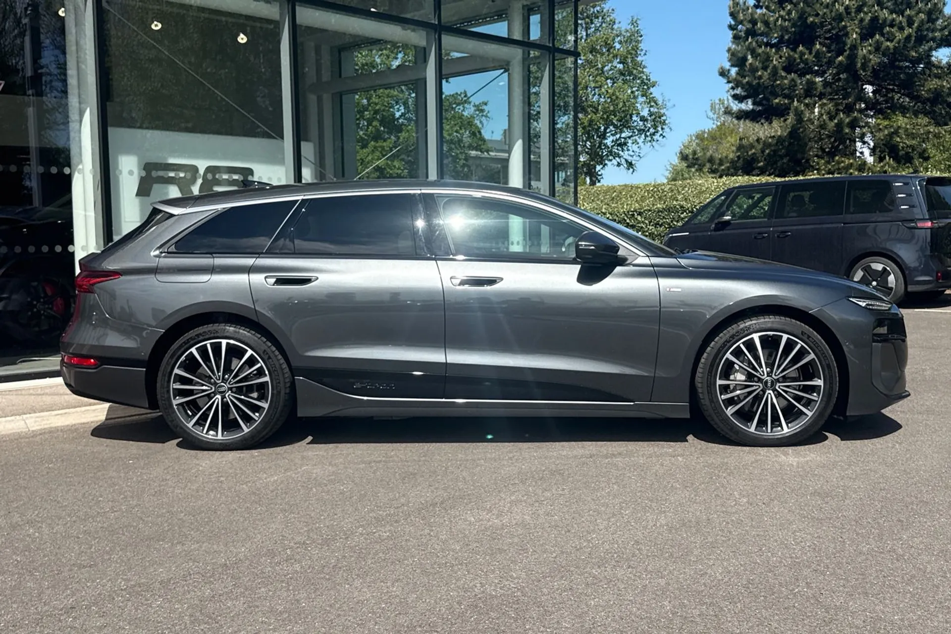 Audi A6 thumbnail image number 2