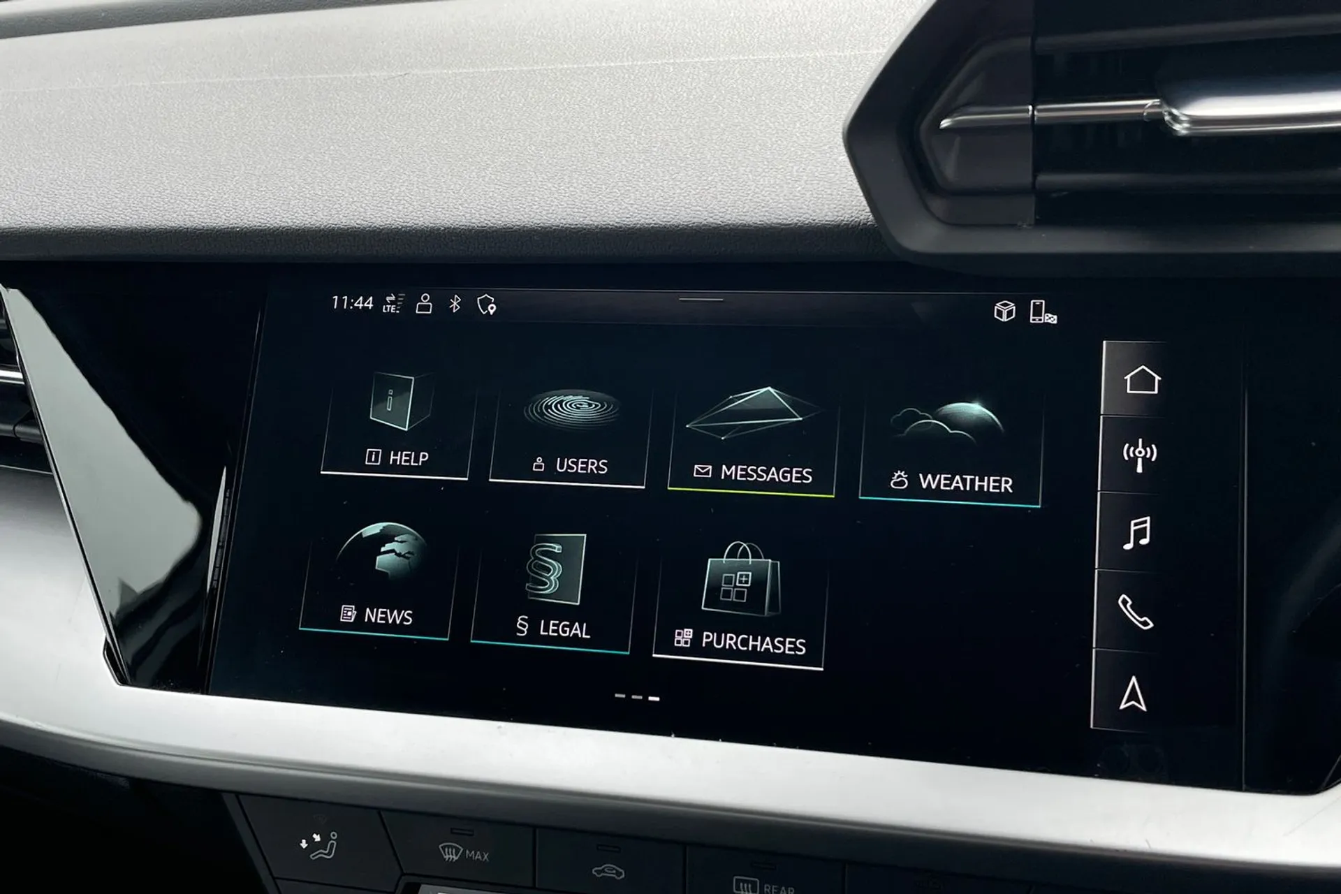 Audi A3 thumbnail image number 28