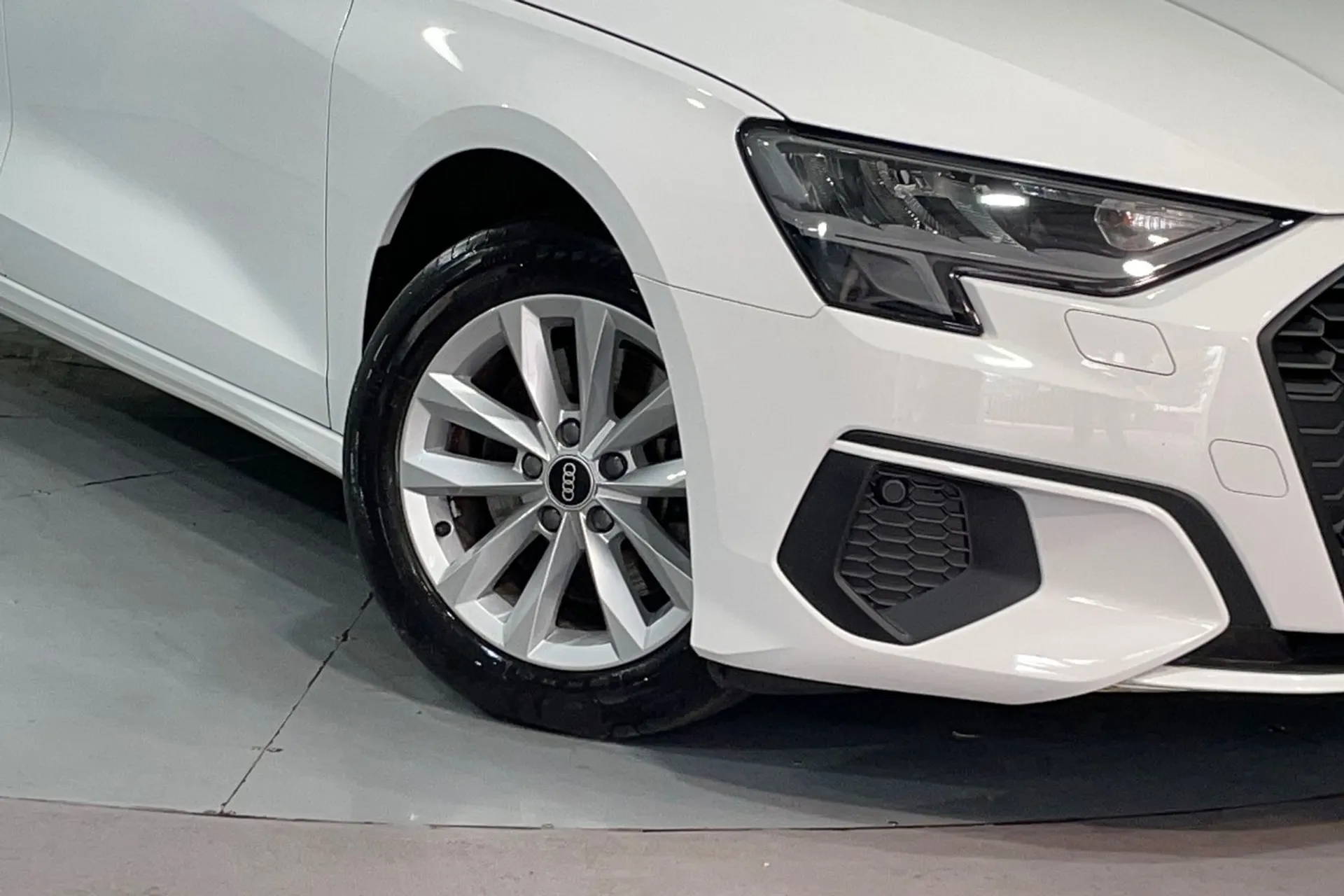 Audi A3 thumbnail image number 9