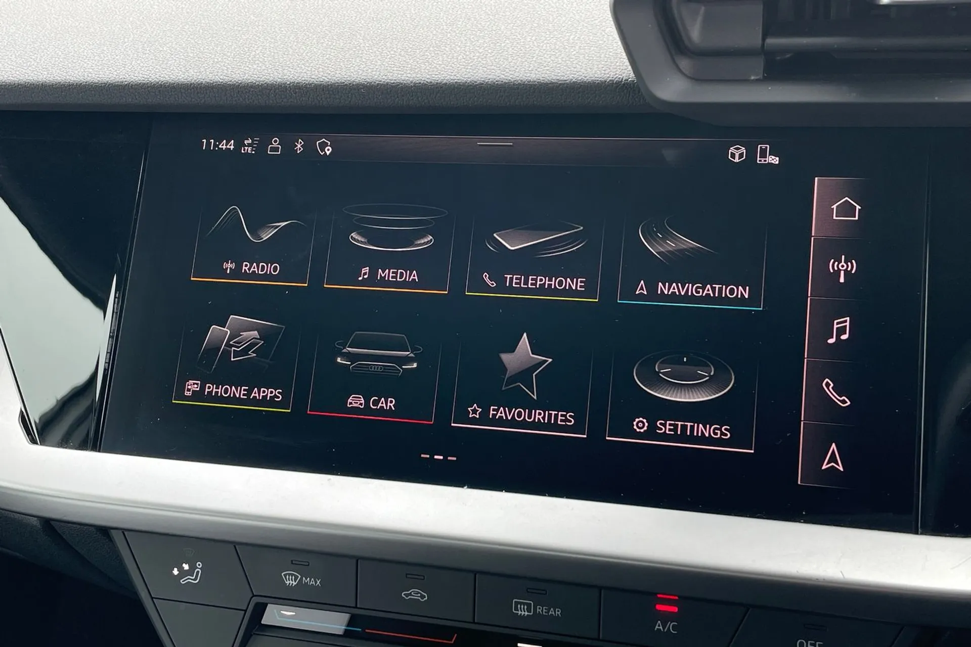 Audi A3 thumbnail image number 25