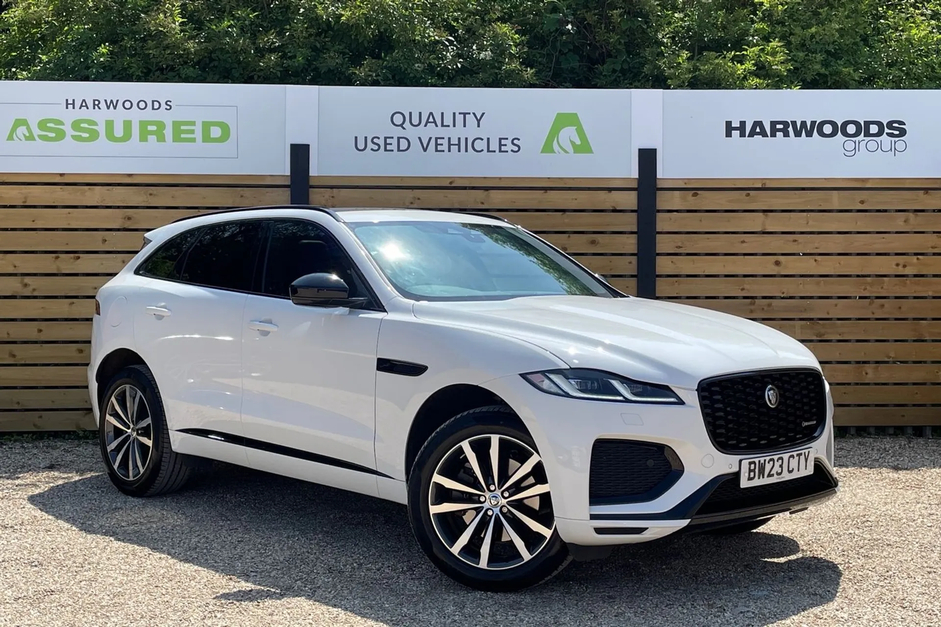 Jaguar F-PACE focused image