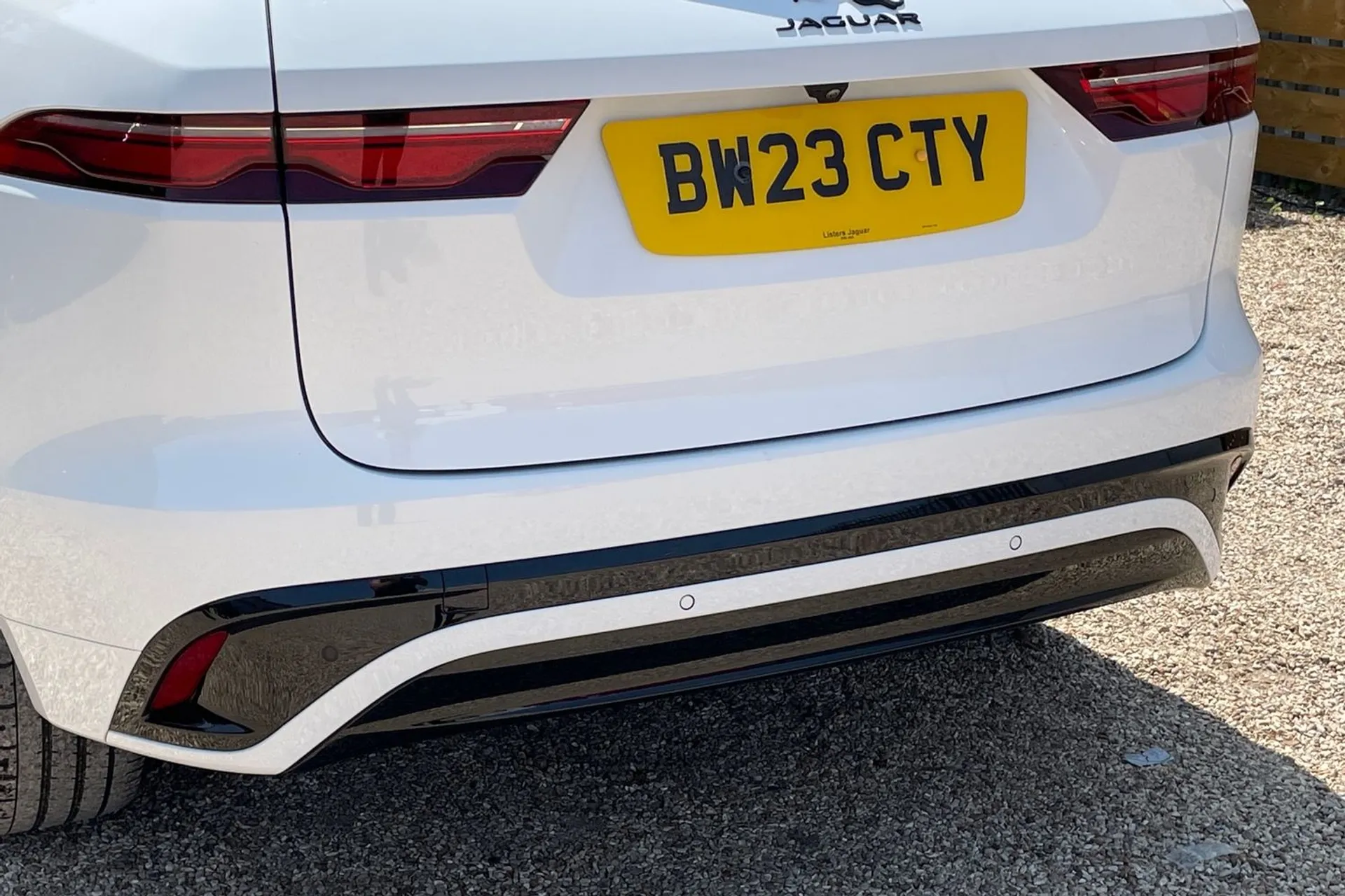 Jaguar F-PACE thumbnail image number 18
