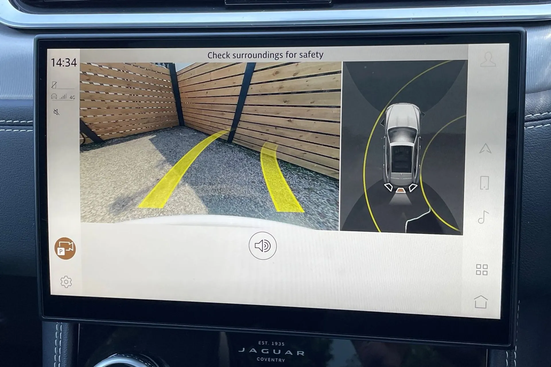 Jaguar F-PACE thumbnail image number 5