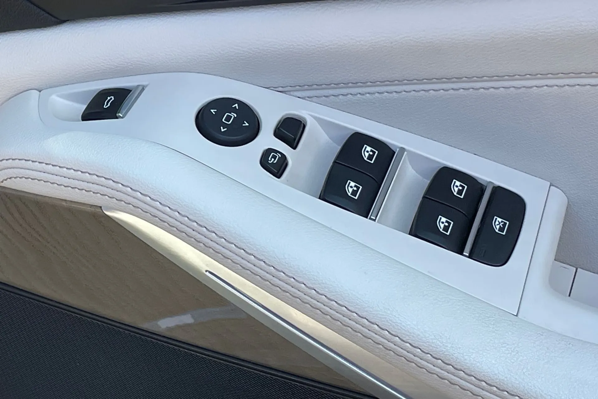 BMW X5 thumbnail image number 45