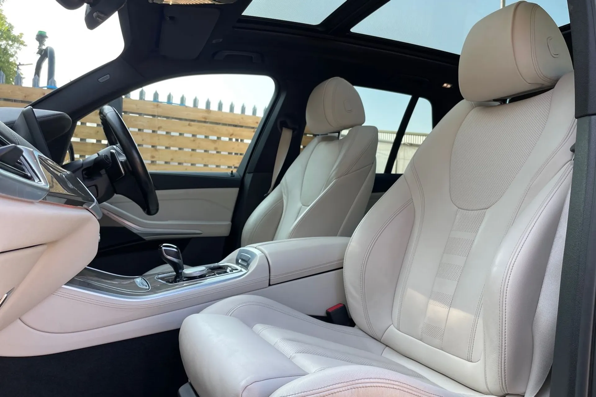 BMW X5 thumbnail image number 29