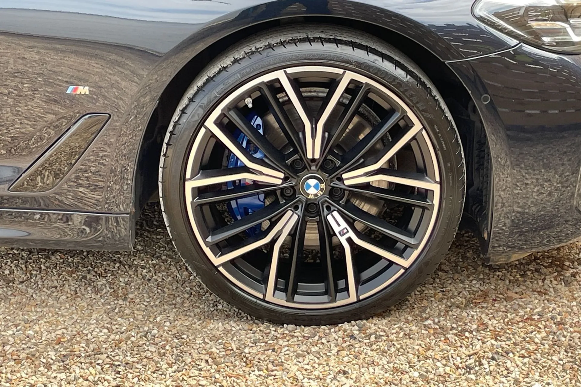 BMW 5 SERIES thumbnail image number 10