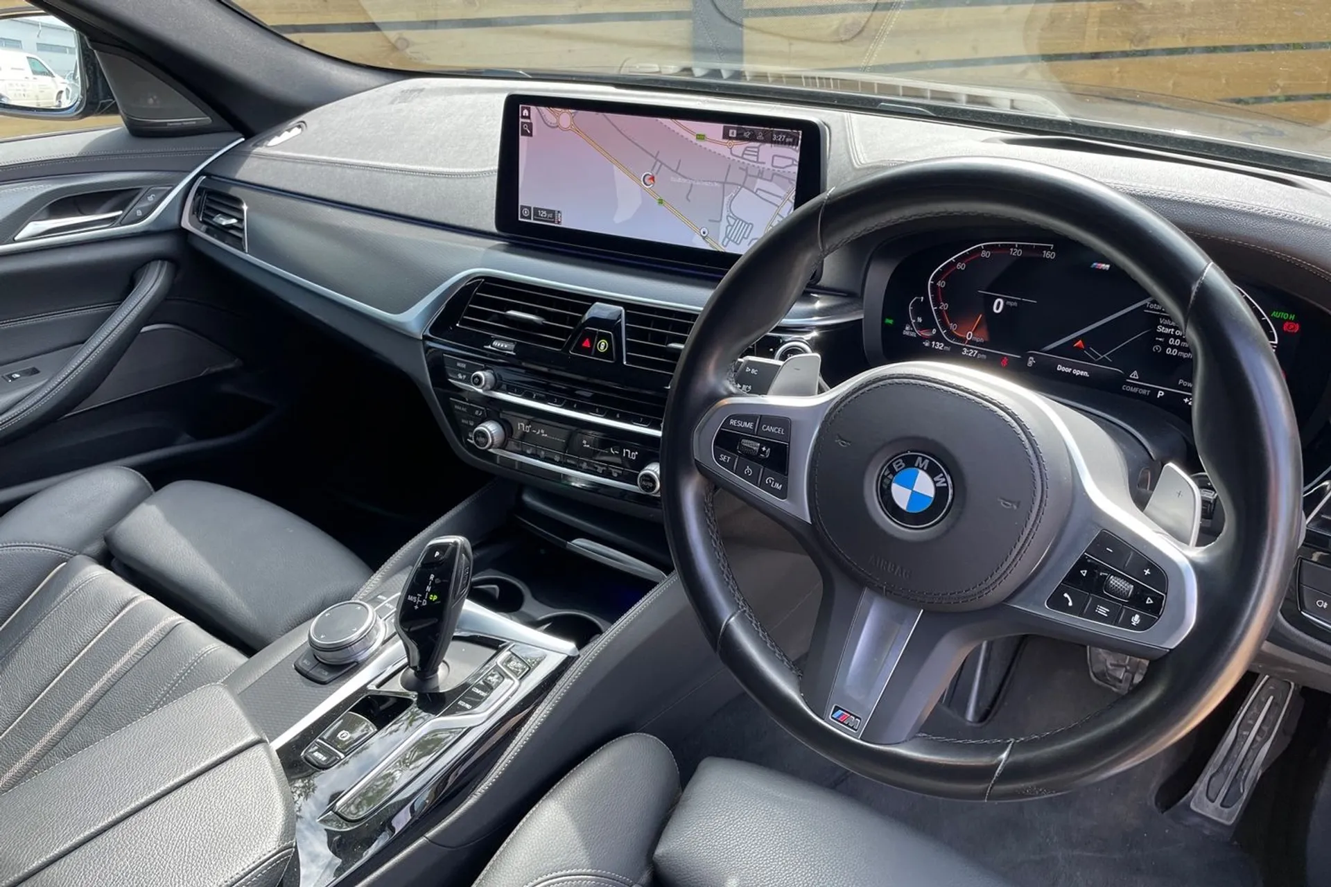 BMW 5 SERIES thumbnail image number 23