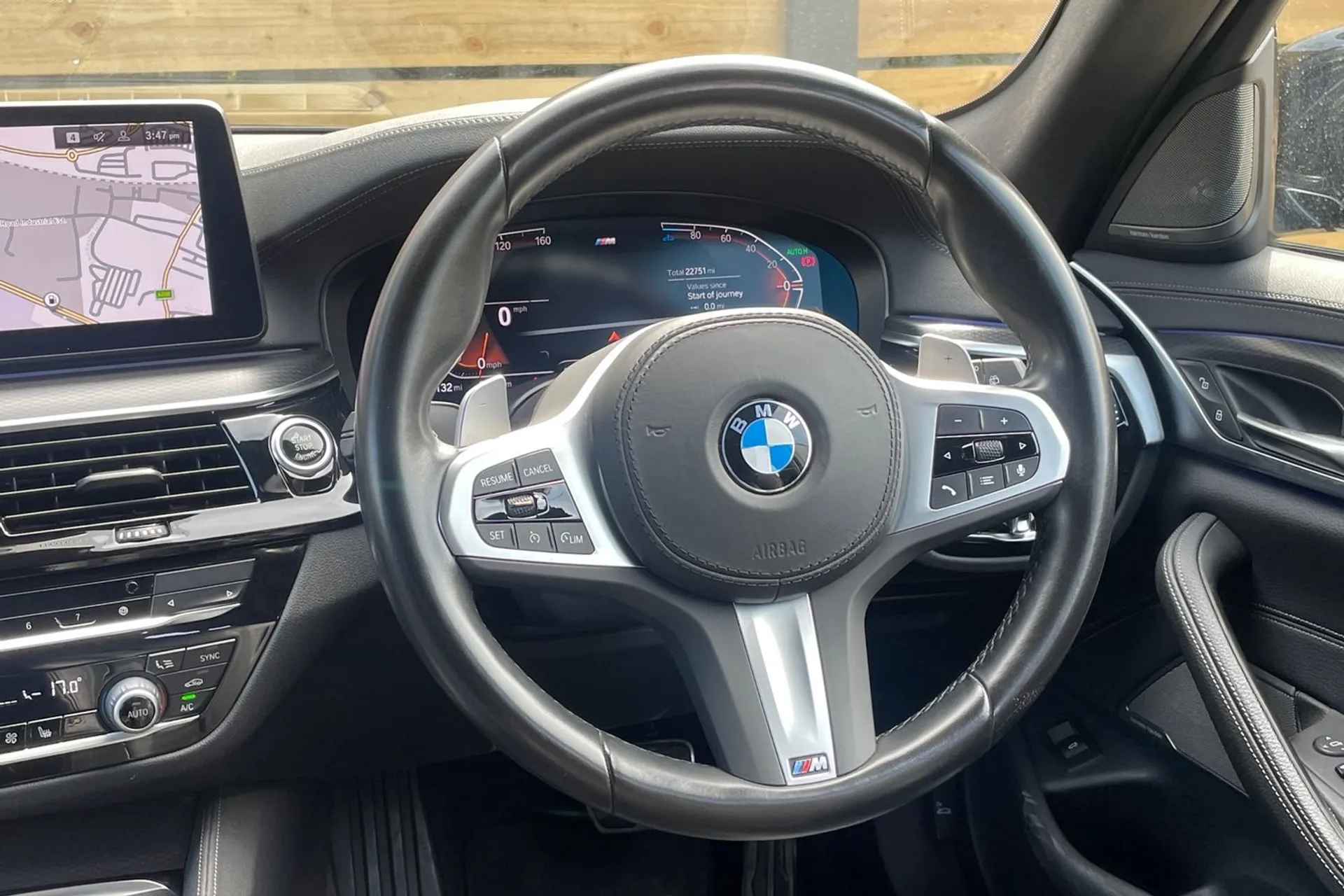 BMW 5 SERIES thumbnail image number 32