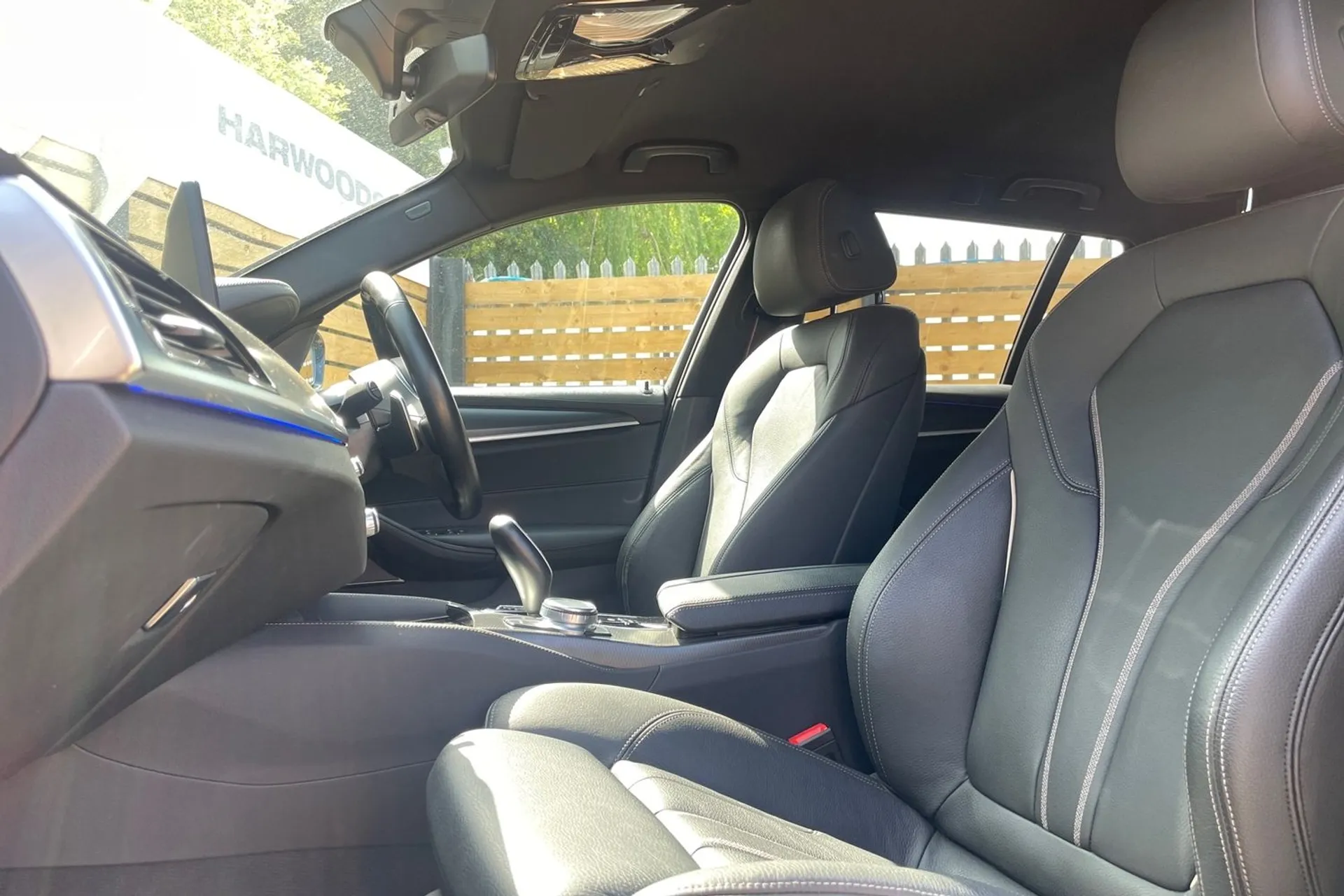 BMW 5 SERIES thumbnail image number 25