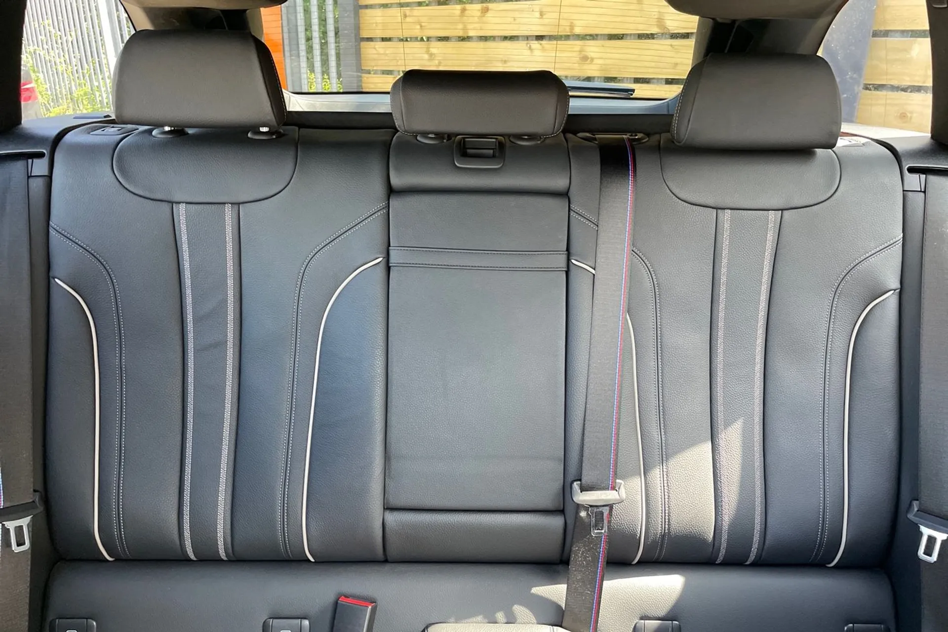 BMW 5 SERIES thumbnail image number 28