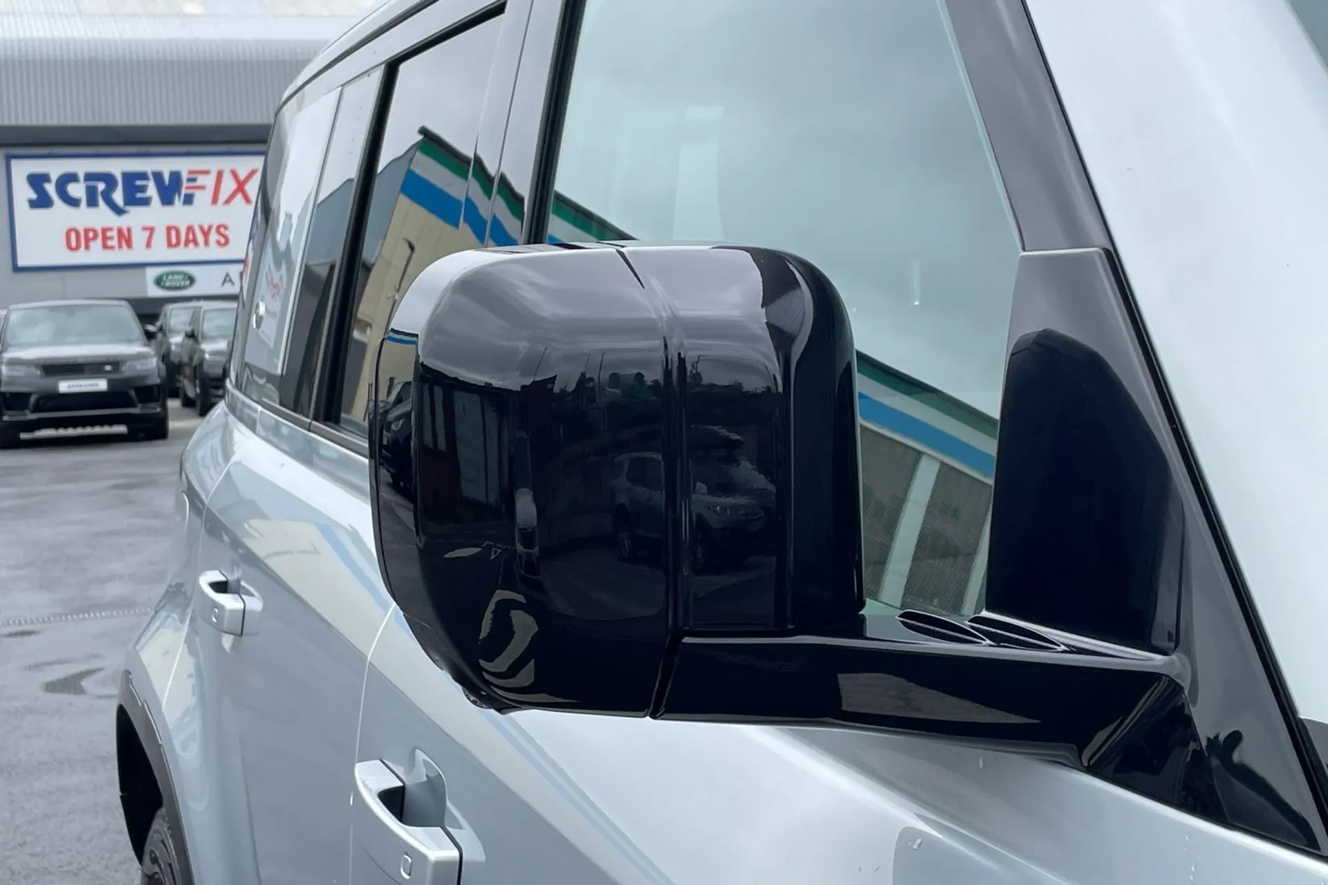 LAND ROVER DEFENDER thumbnail image number 30