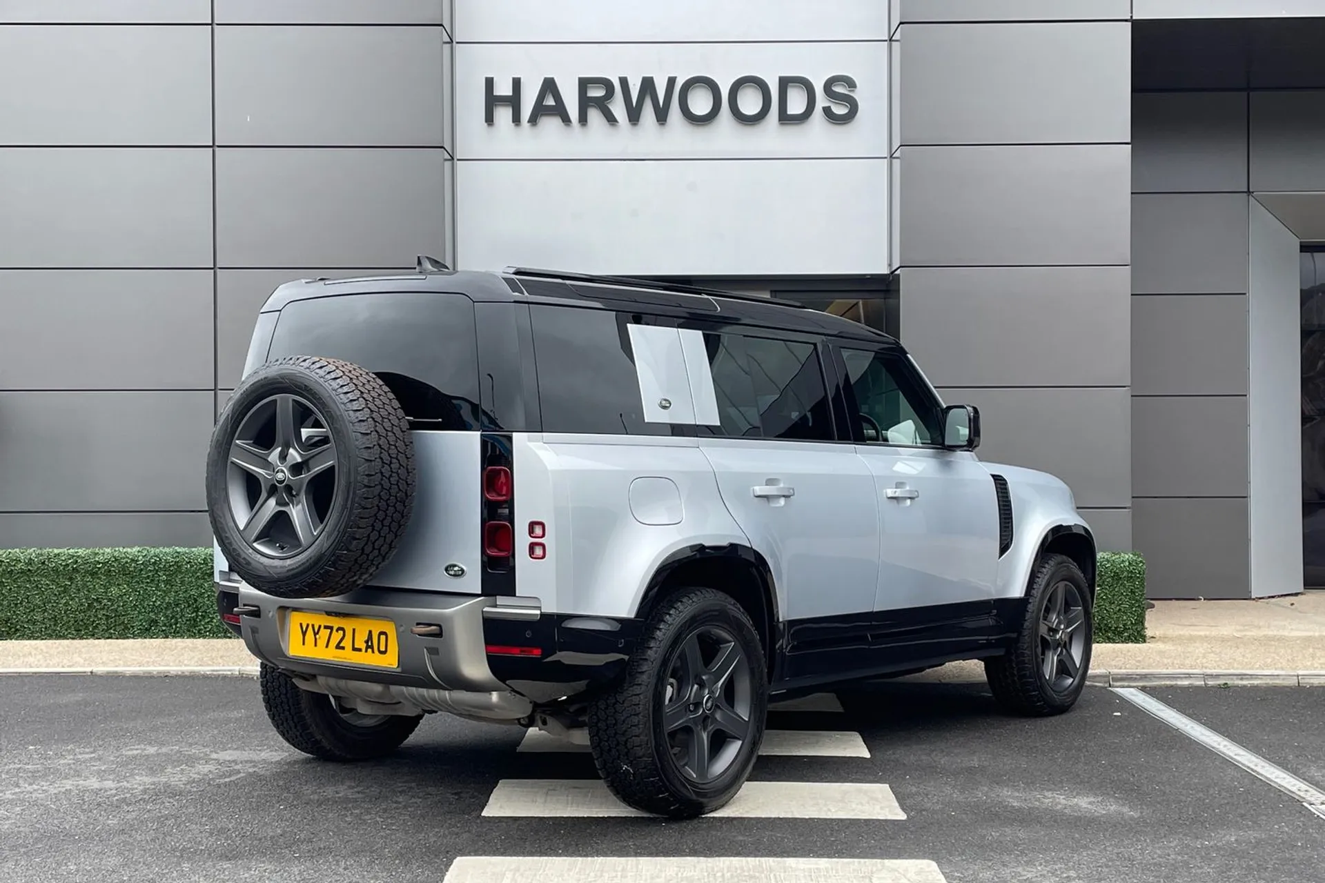 LAND ROVER DEFENDER thumbnail image number 6