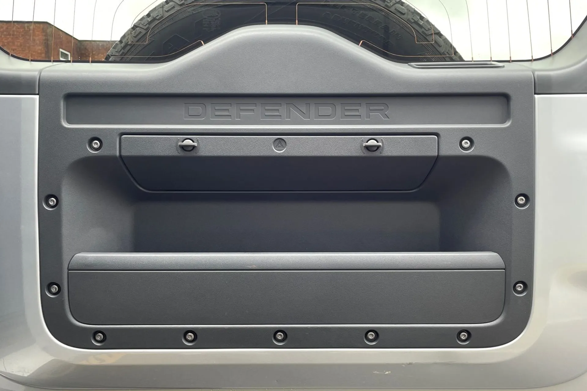 LAND ROVER DEFENDER thumbnail image number 32
