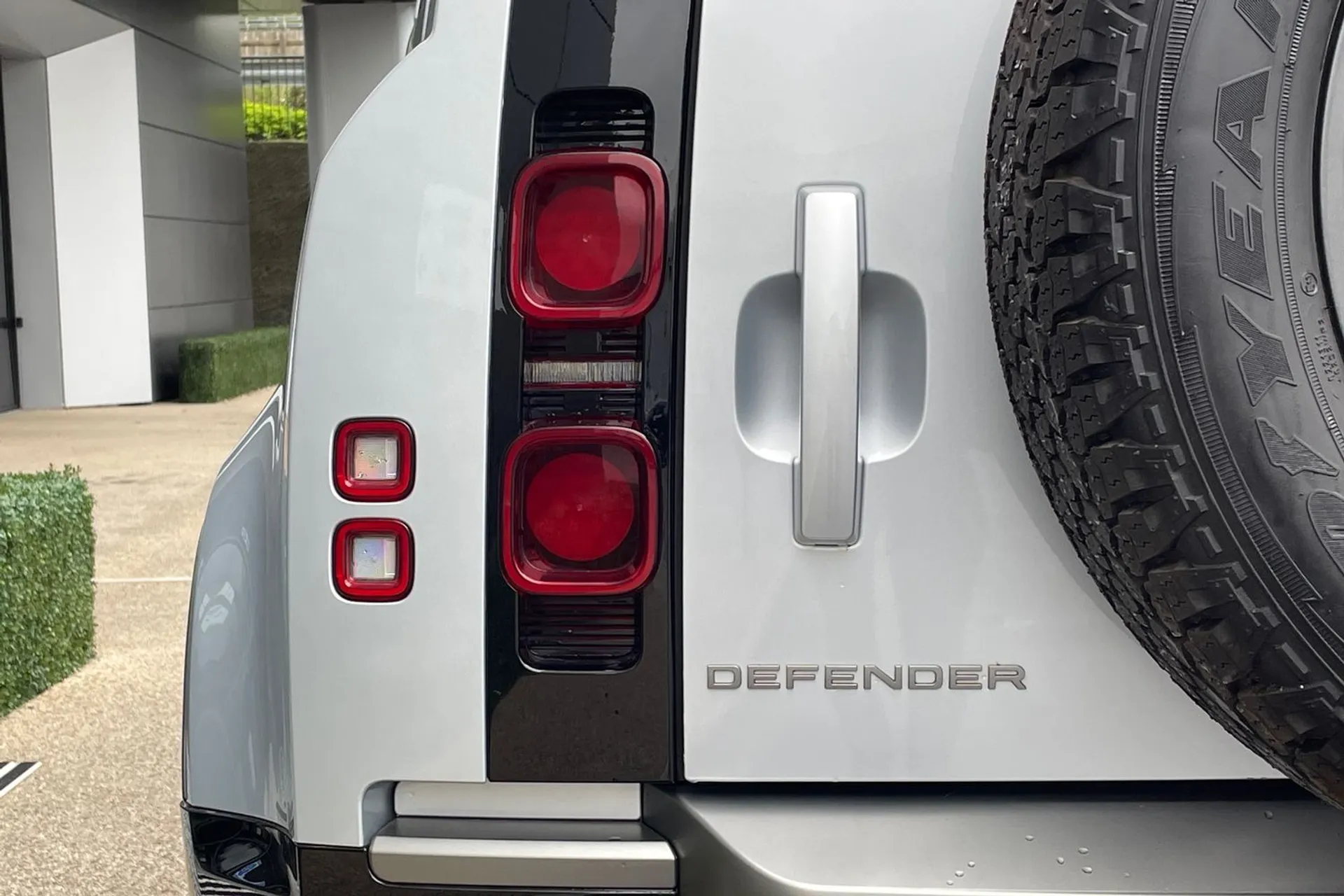 LAND ROVER DEFENDER thumbnail image number 28