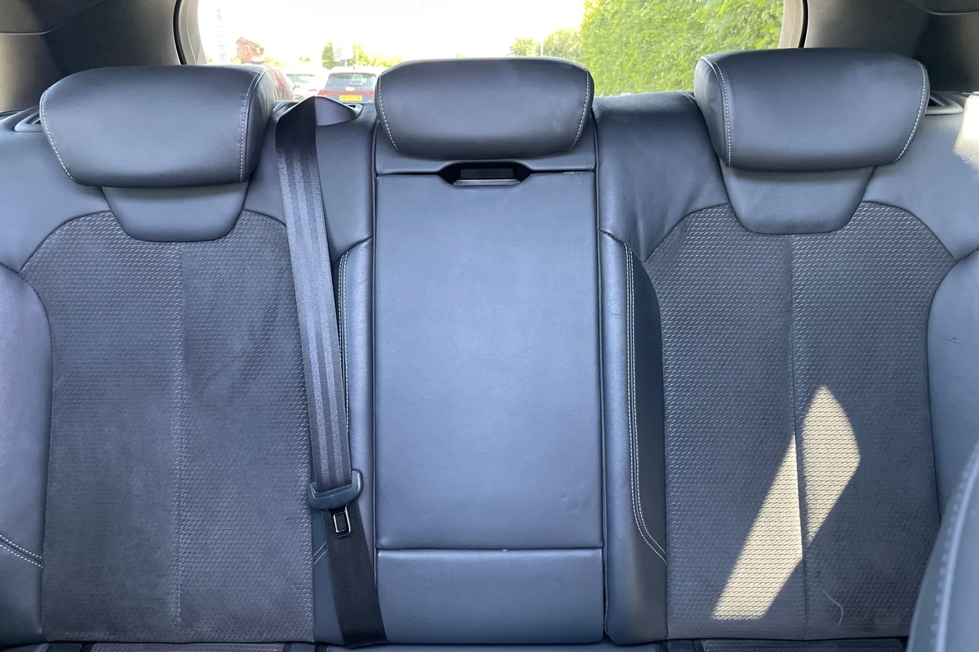 Audi Q5 thumbnail image number 32