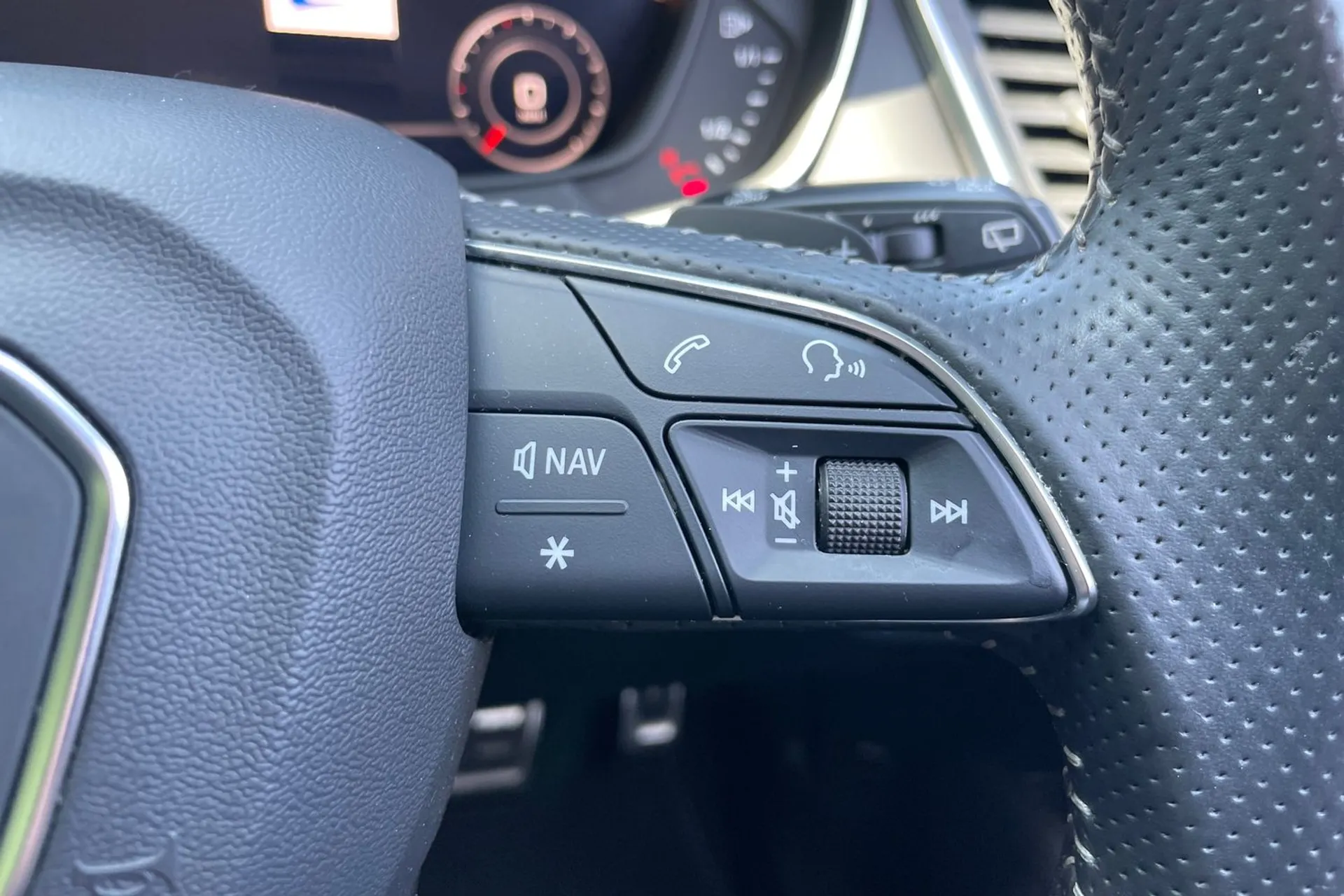 Audi Q5 thumbnail image number 40