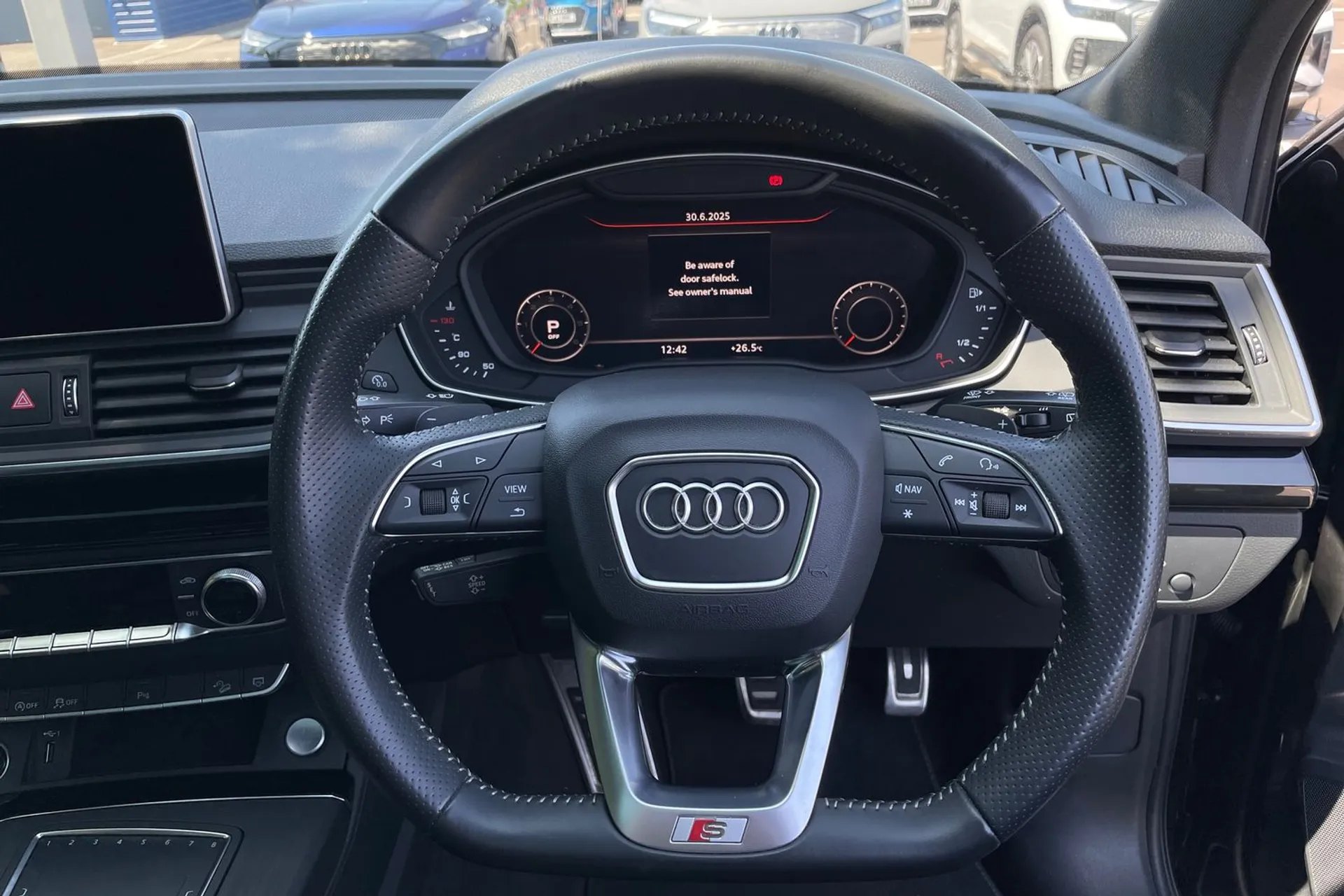 Audi Q5 thumbnail image number 37